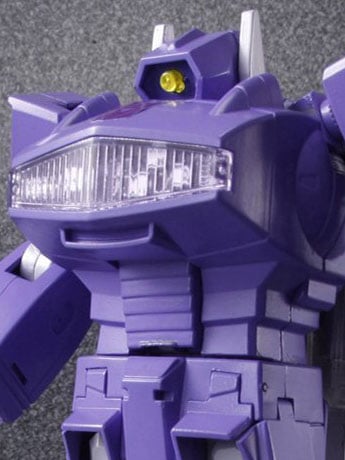 Transformers Masterpiece MP-29 Destron Laserwave (Shockwave) (With Megatron Gun) Gallery Image 2