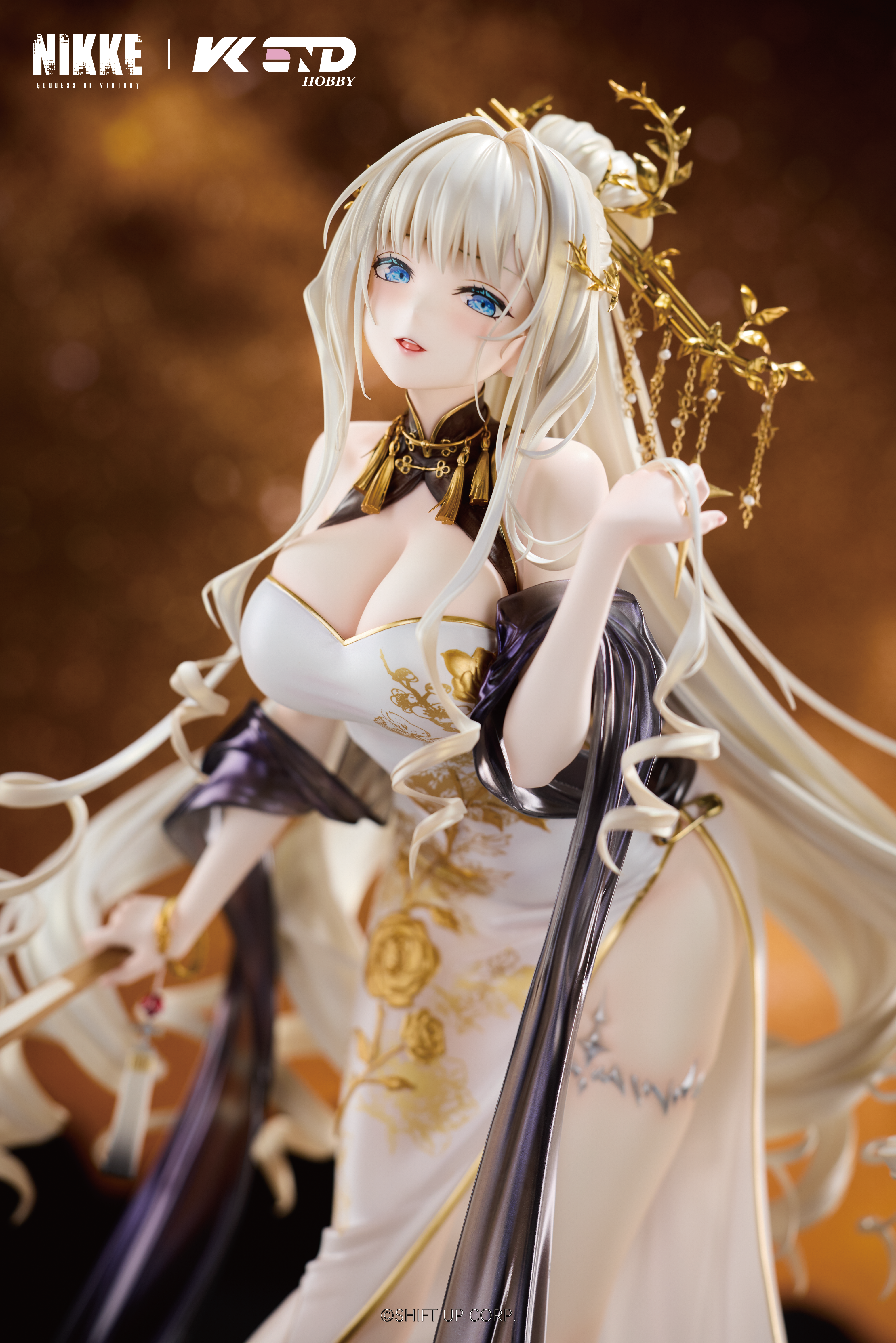 Goddess of Victory: Nikke Crown: Glorious Flower 1/4 Scale Figure (With Bonus) Gallery Image 15