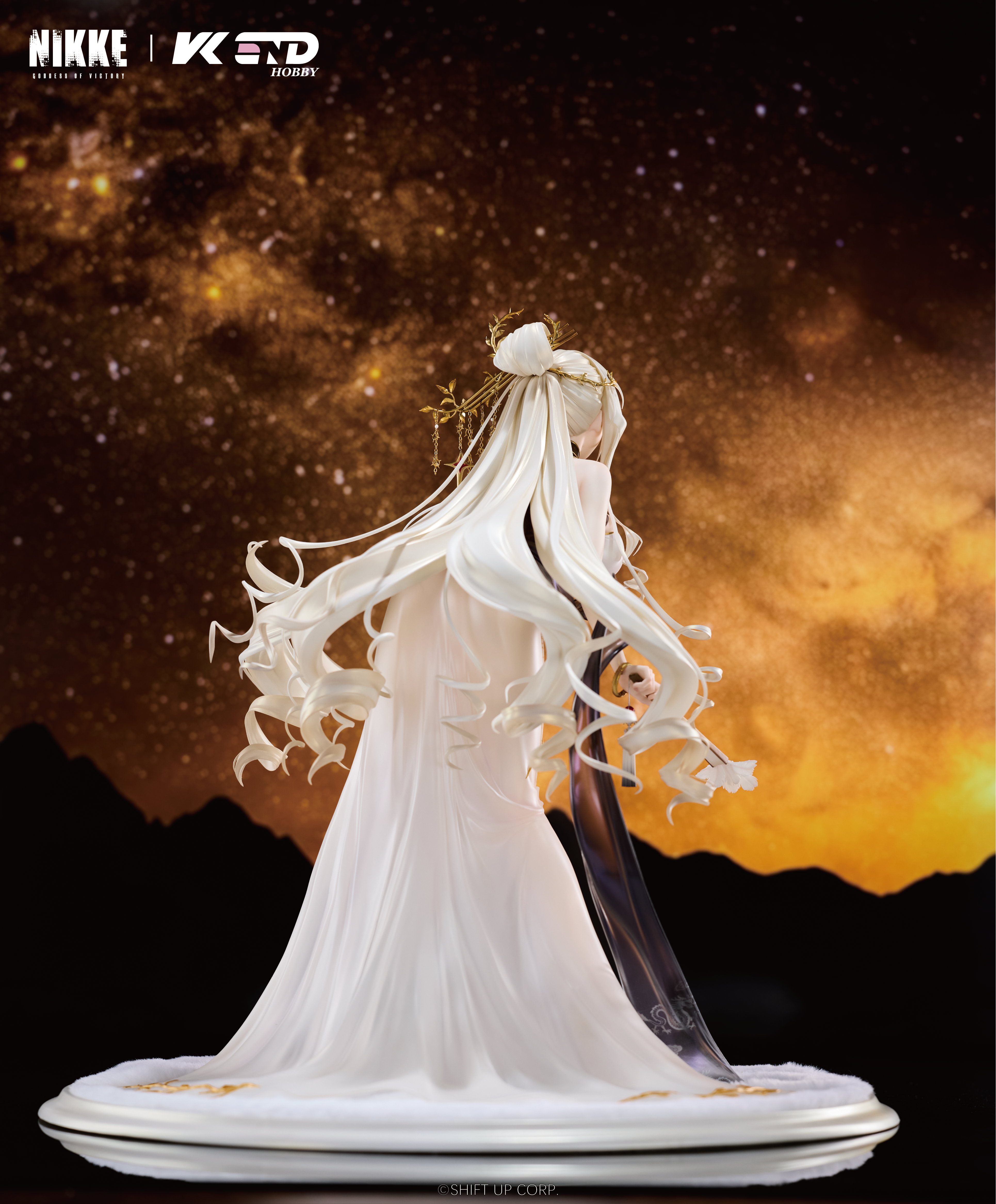 Goddess of Victory: Nikke Crown: Glorious Flower 1/4 Scale Figure (With Bonus) Gallery Image 7