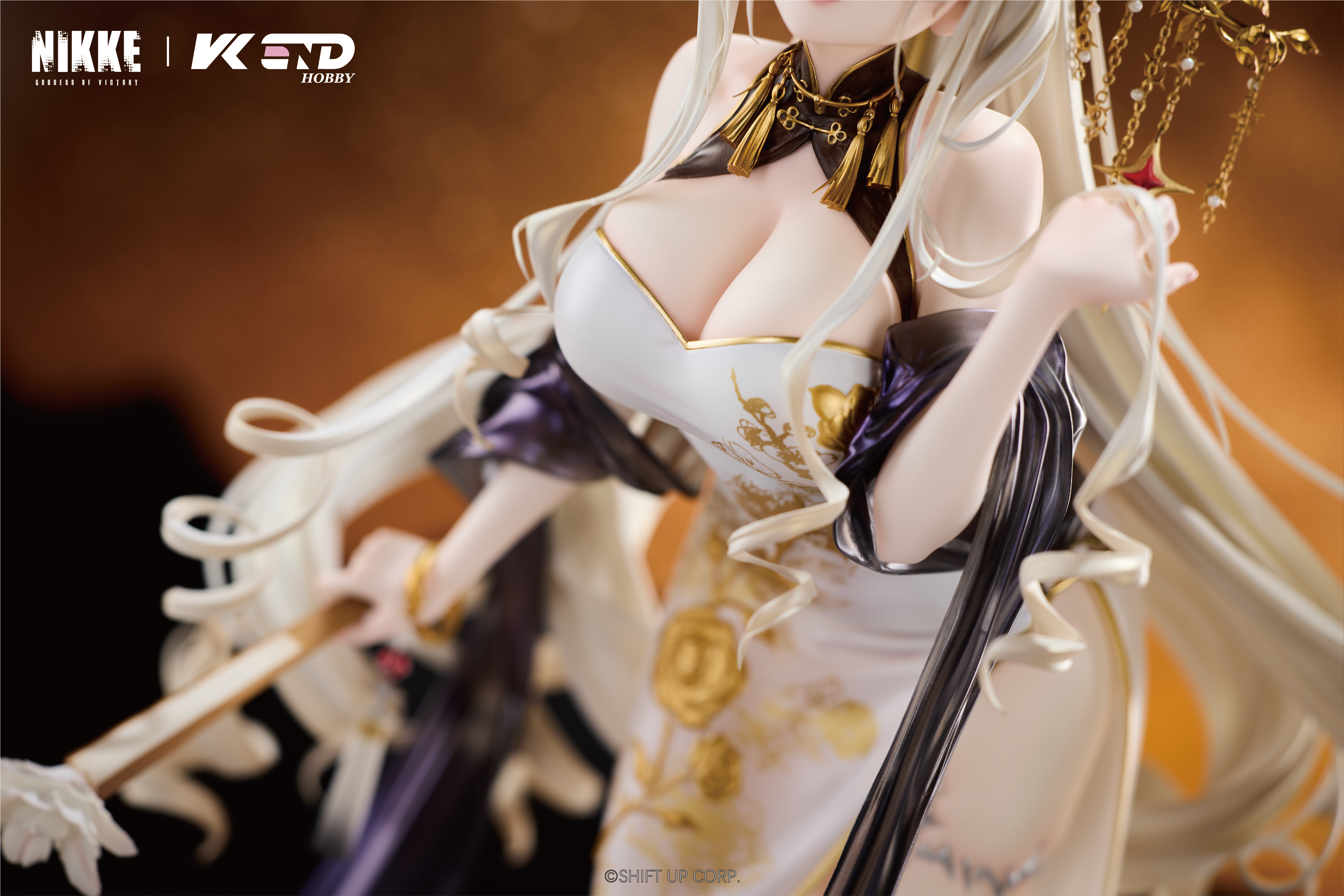 Goddess of Victory: Nikke Crown: Glorious Flower 1/4 Scale Figure (With Bonus) Gallery Image 17