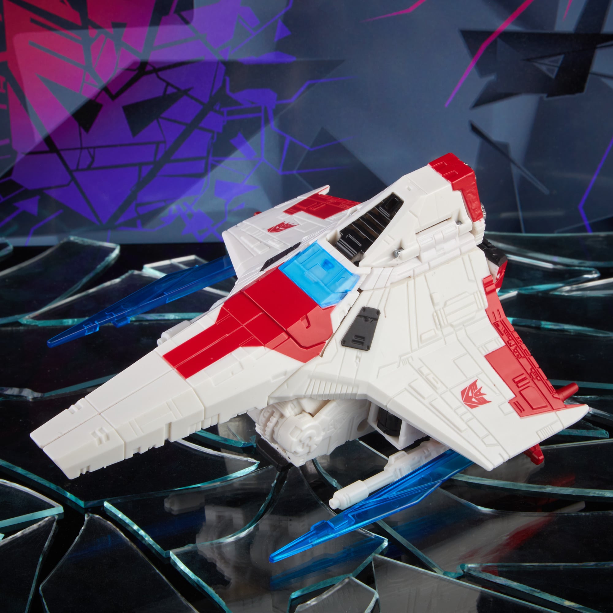 Transformers Shattered Glass Collection Voyager Class Starscream Action Figure Gallery Image 8