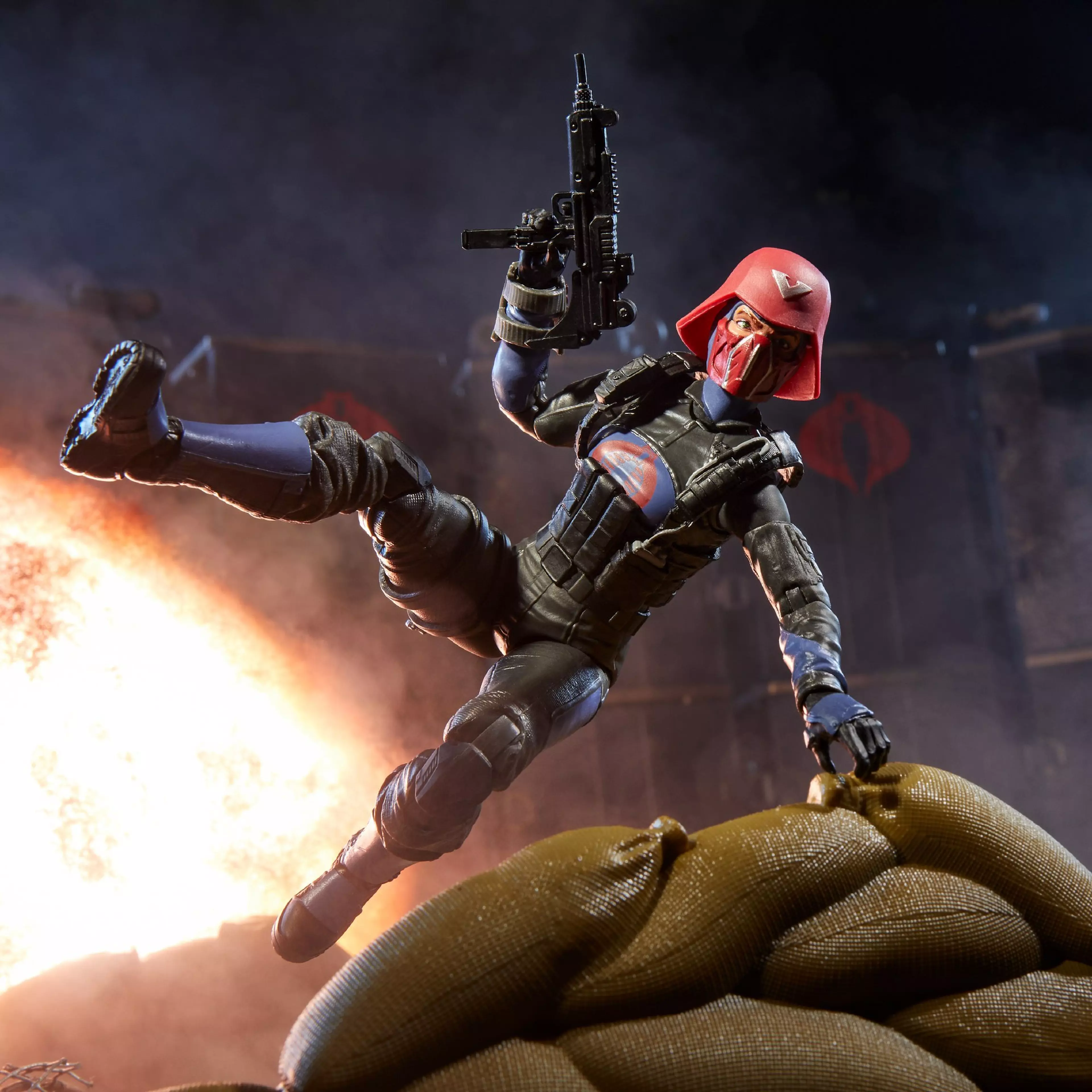 G.I. Joe Classified Series #152 Cobra Pilot & Cobra C.L.A.W. (Covert Light Aerial Weapon) Action Figure Set Gallery Image 6