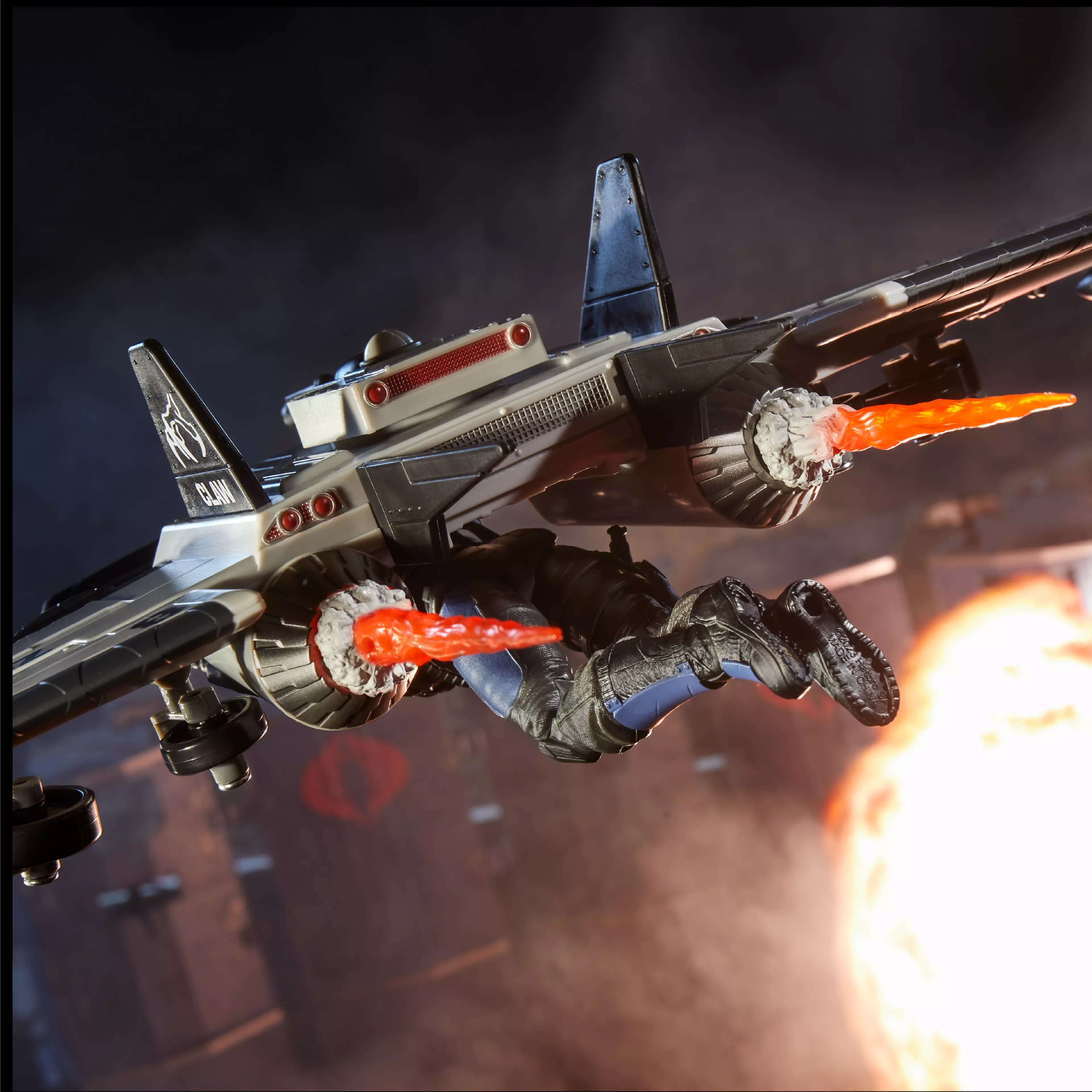 G.I. Joe Classified Series #152 Cobra Pilot & Cobra C.L.A.W. (Covert Light Aerial Weapon) Action Figure Set Gallery Image 12