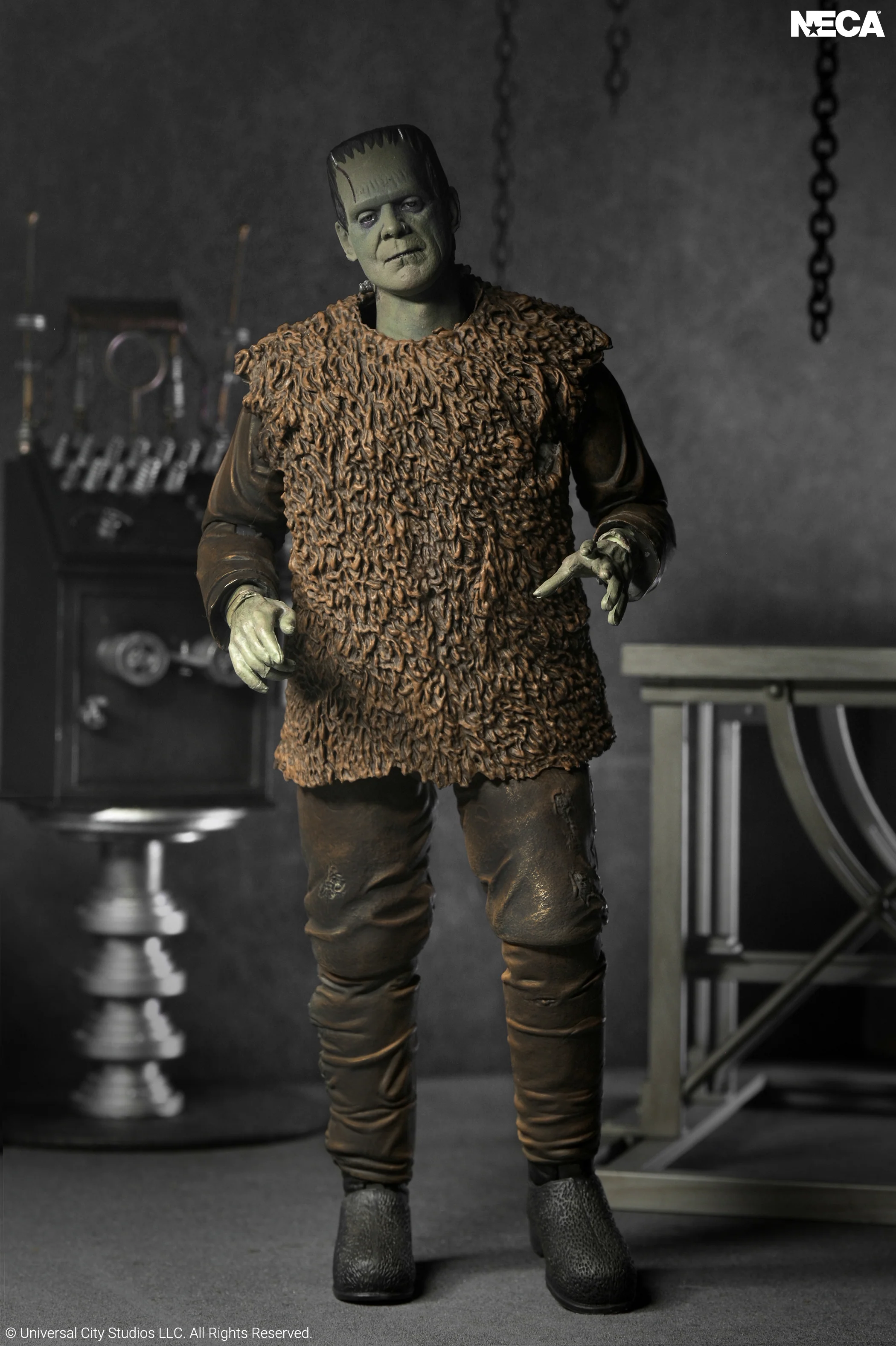 Universal Monsters Ultimate Frankenstein's Monster Action Figure Gallery Image 4