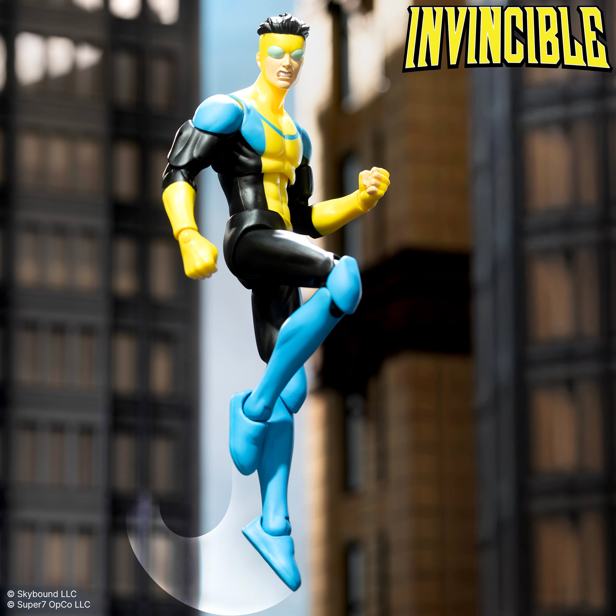 Invincible Deluxe Invincible Action Figure Gallery Image 4