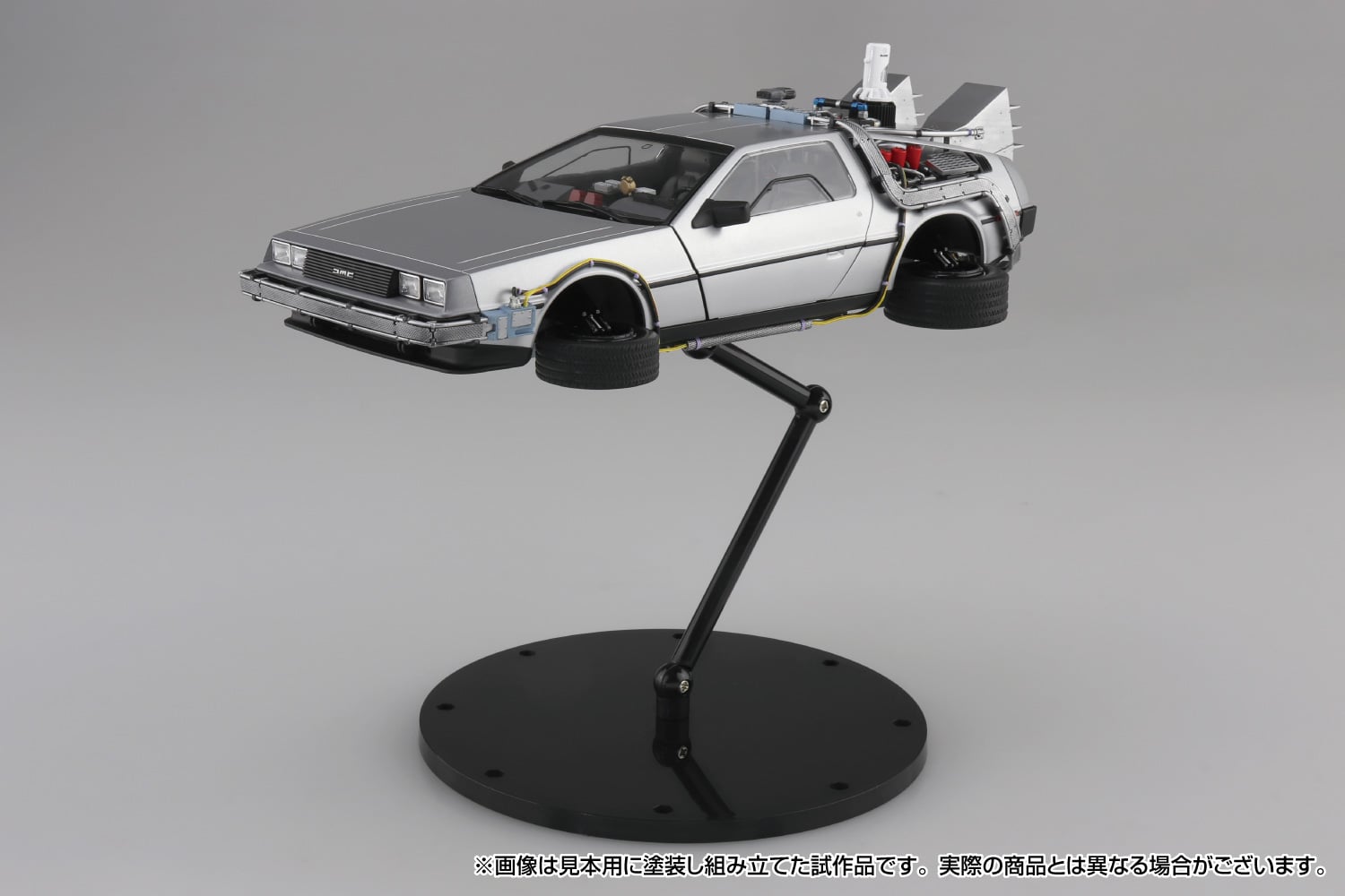 Back to the Future Part II Movie Mecha No.BT-06 Time Machine with Figure 1/24 Scale Model Kit Gallery Image 7