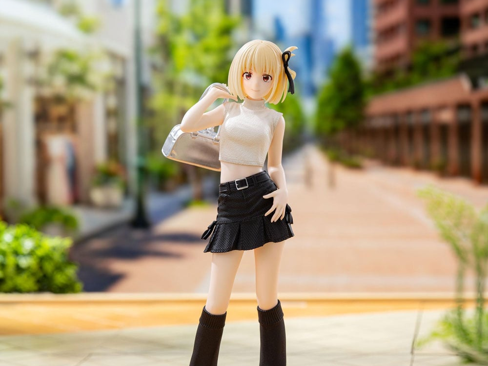 Lycoris Recoil High Premium Figure Chisato Nishikigi (Street Snap) Figure Gallery Image 1