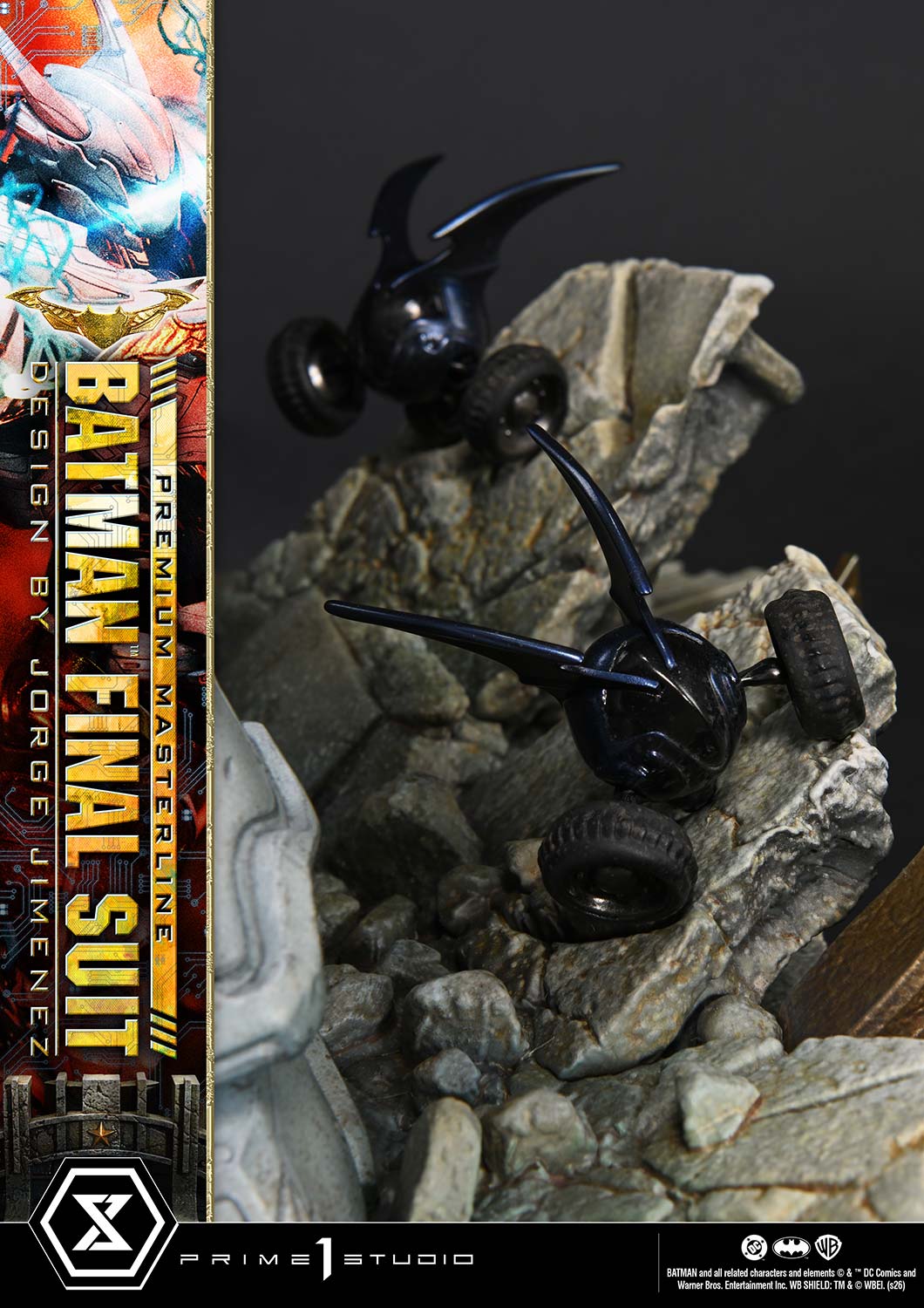 Justice League Premium Masterline Batman Final Suit (Bonus Ver.) Scaled Limited Edition Statue Gallery Image 28