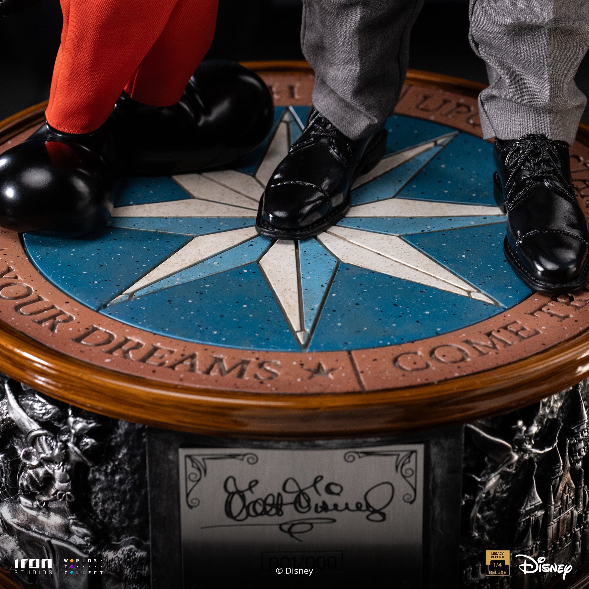 Disney Classics Walt Disney & Mickey Mouse Legacy Replica 1/4 Scale Statue Gallery Image 13