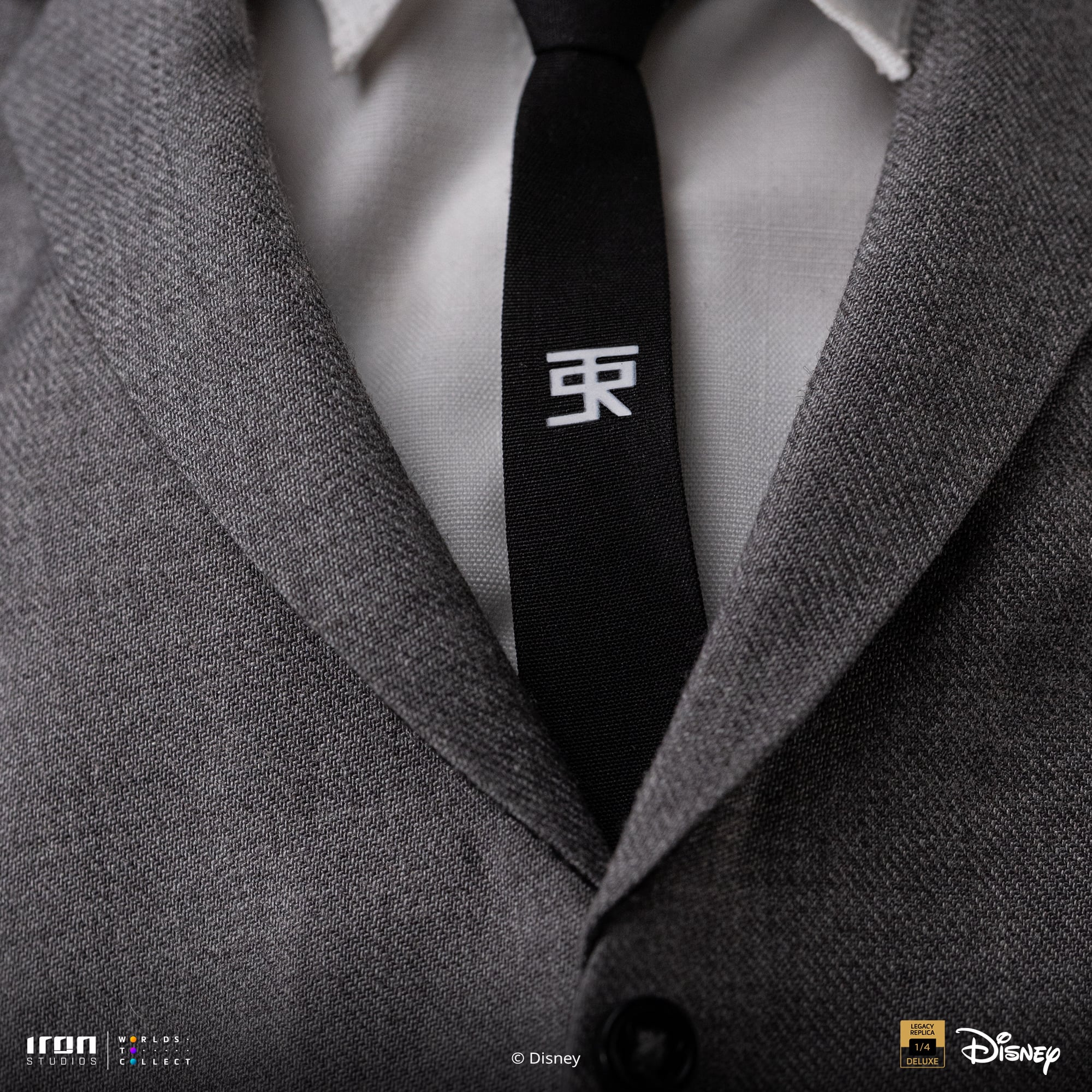 Disney Classics Walt Disney & Mickey Mouse Legacy Replica 1/4 Scale Statue Gallery Image 11