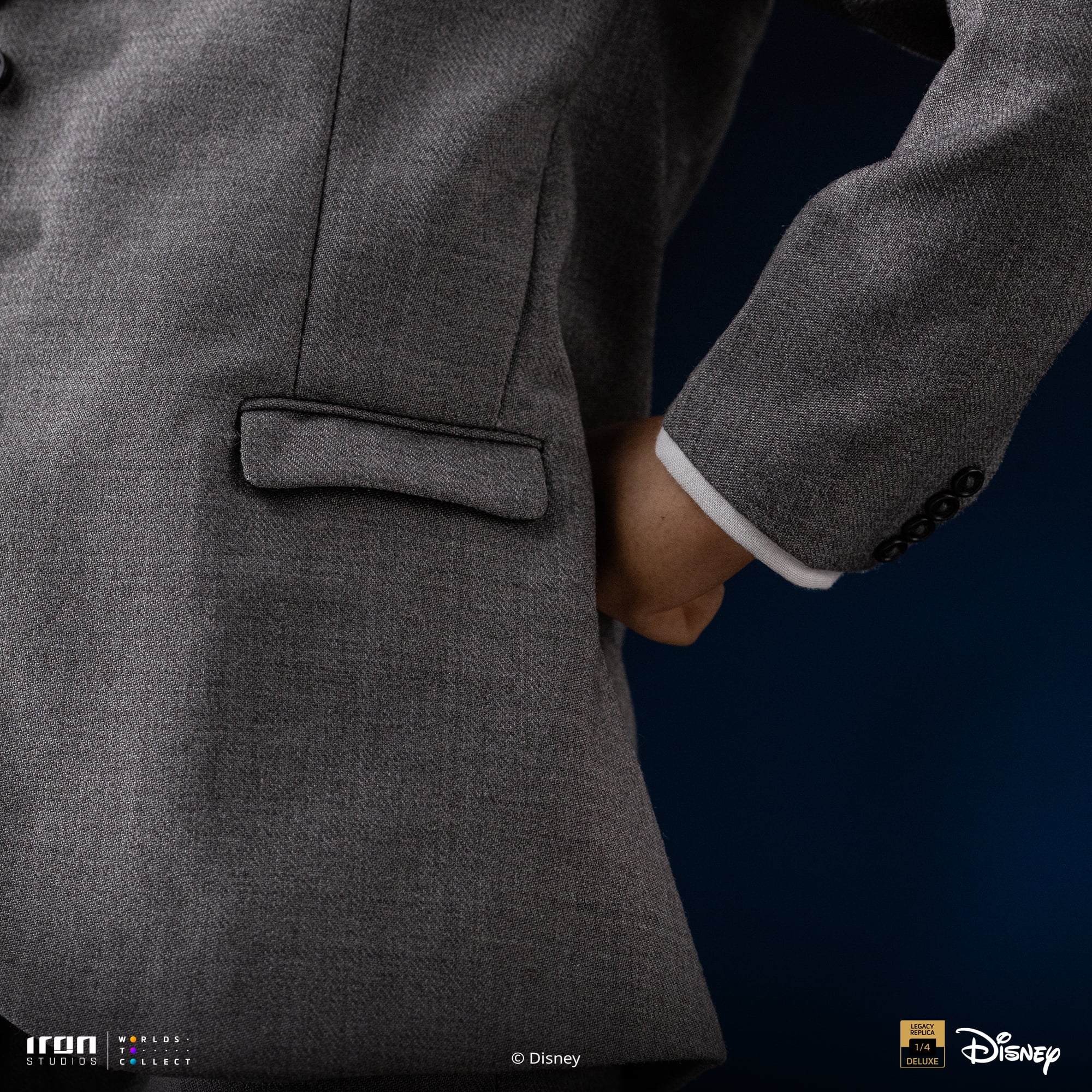 Disney Classics Walt Disney & Mickey Mouse Legacy Replica 1/4 Scale Statue Gallery Image 15