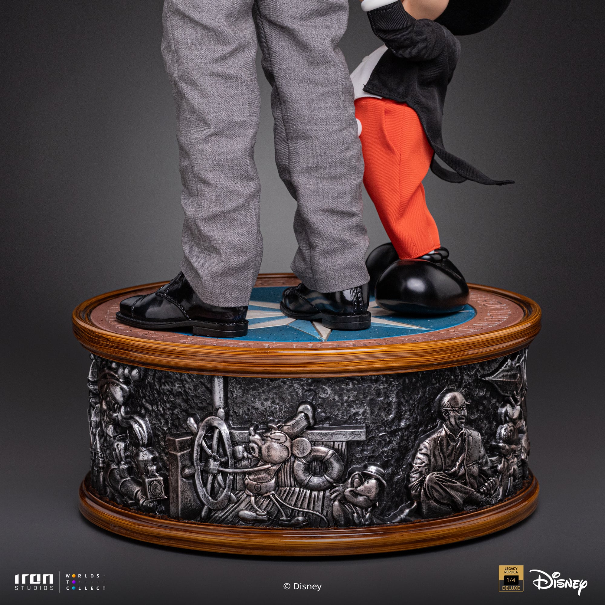 Disney Classics Walt Disney & Mickey Mouse Legacy Replica 1/4 Scale Statue Gallery Image 21