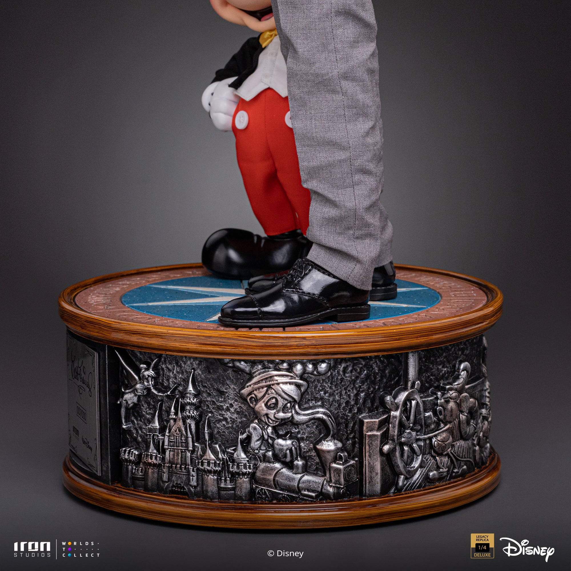 Disney Classics Walt Disney & Mickey Mouse Legacy Replica 1/4 Scale Statue Gallery Image 20