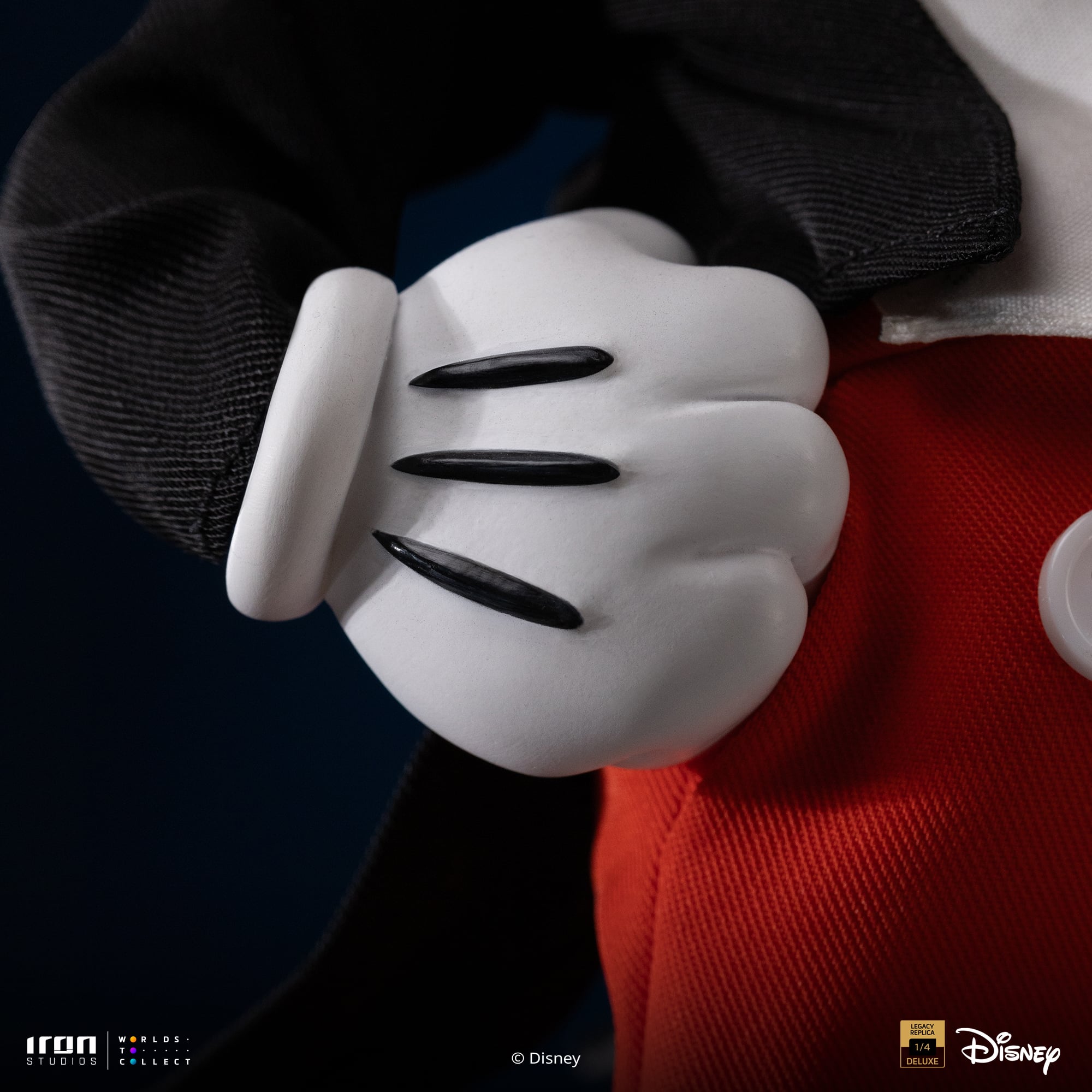 Disney Classics Walt Disney & Mickey Mouse Legacy Replica 1/4 Scale Statue Gallery Image 12