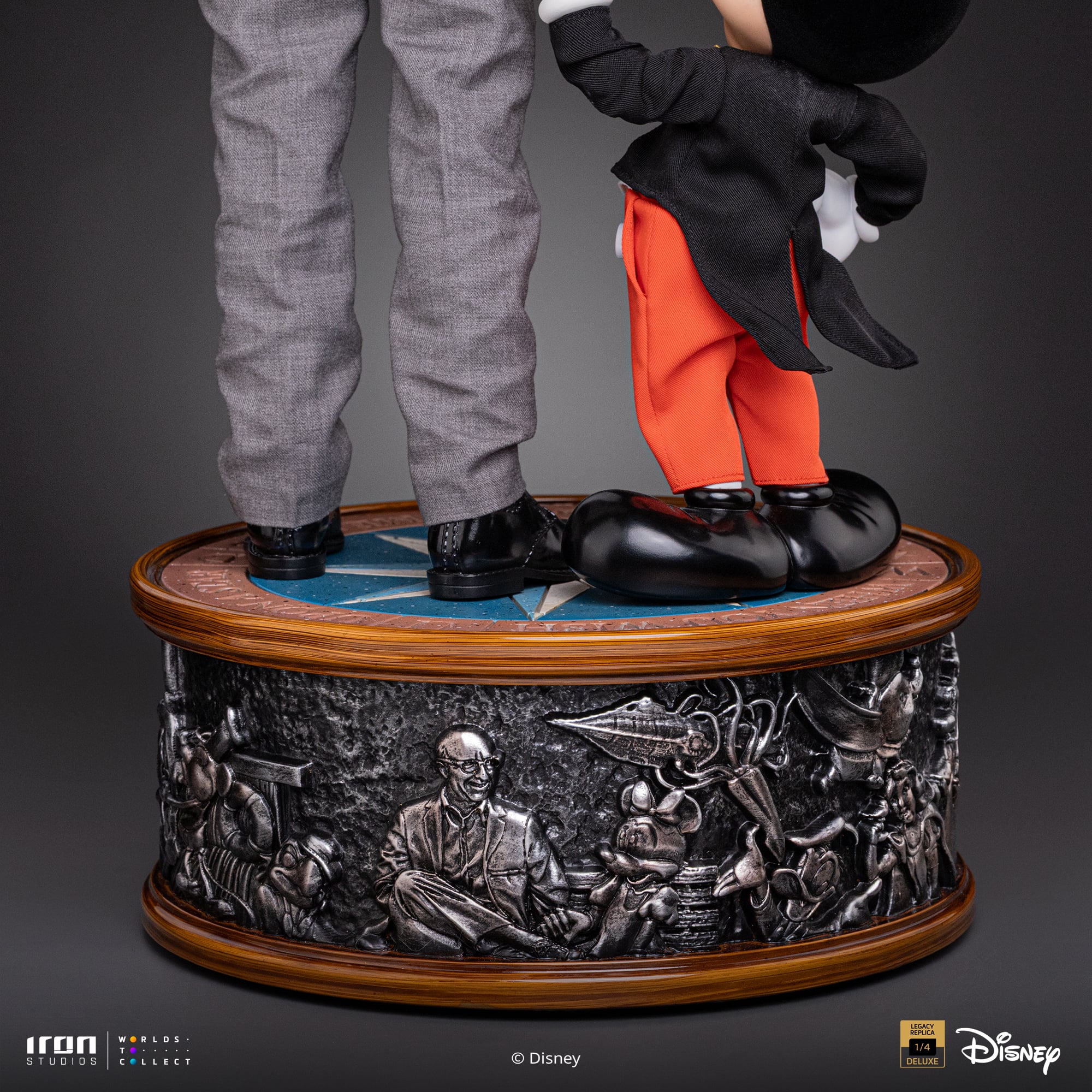 Disney Classics Walt Disney & Mickey Mouse Legacy Replica 1/4 Scale Statue Gallery Image 22