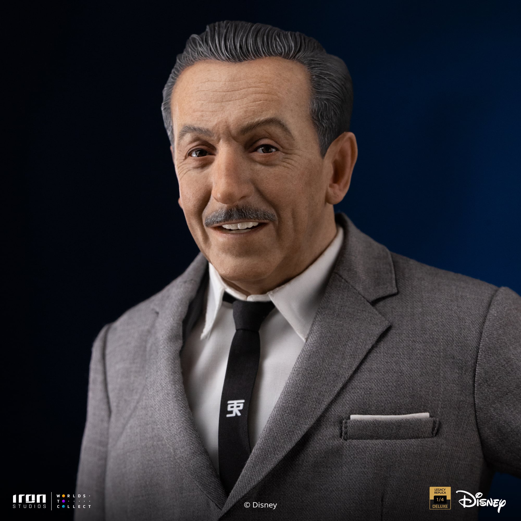 Disney Classics Walt Disney & Mickey Mouse Legacy Replica 1/4 Scale Statue Gallery Image 7