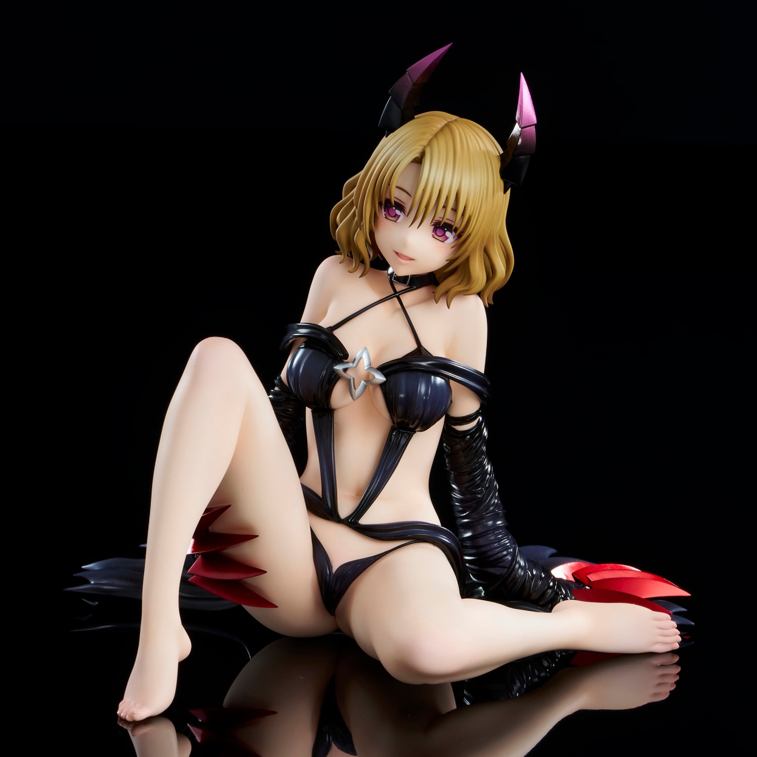 To Love-Ru Darkness Risa Momioka (Darkness Ver.) 1/6 Scale Figure (Reissue) Gallery Image 4
