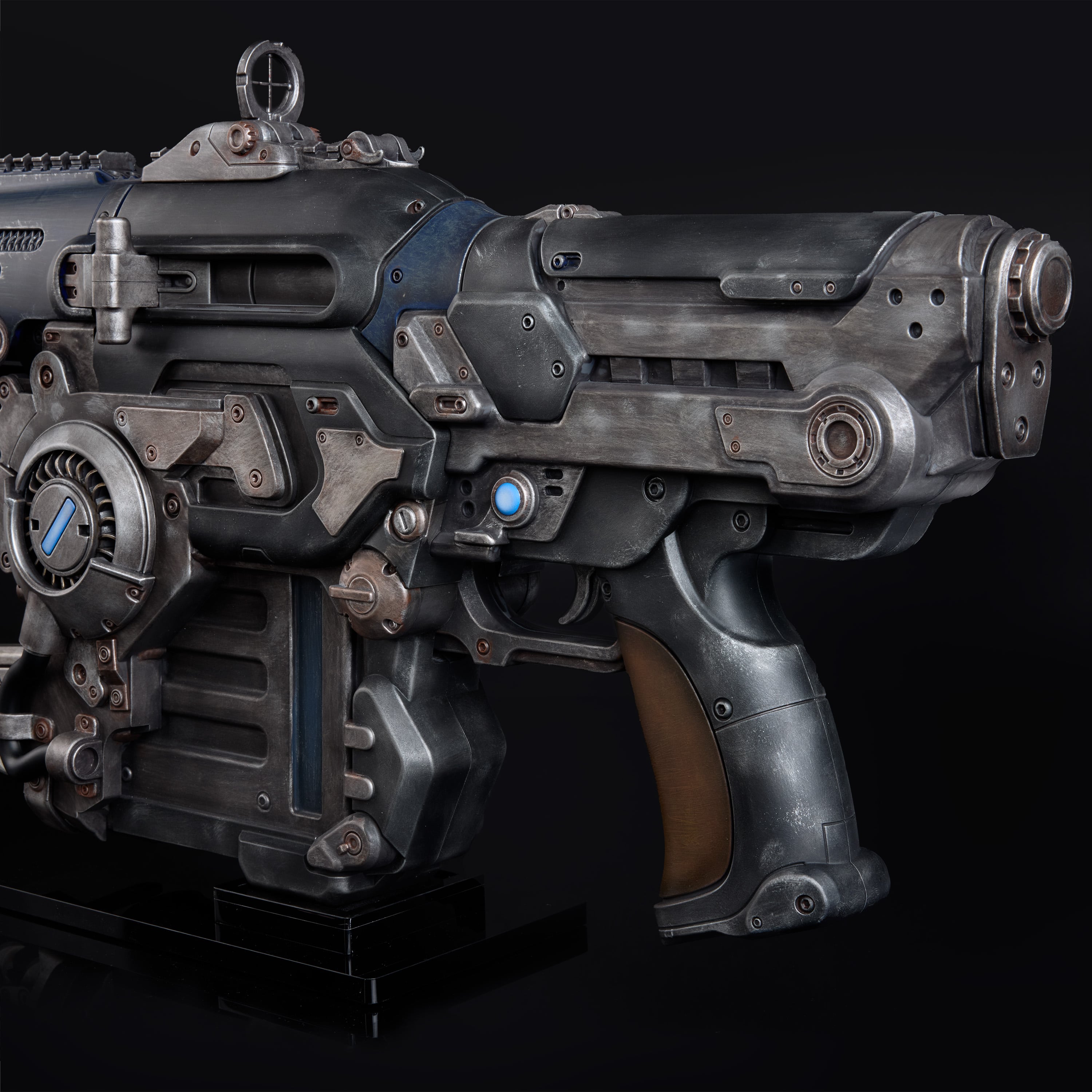 Gears of War: E-Day Prototype Lancer Assault Rifle 1/1 Scale Replica Gallery Image 11