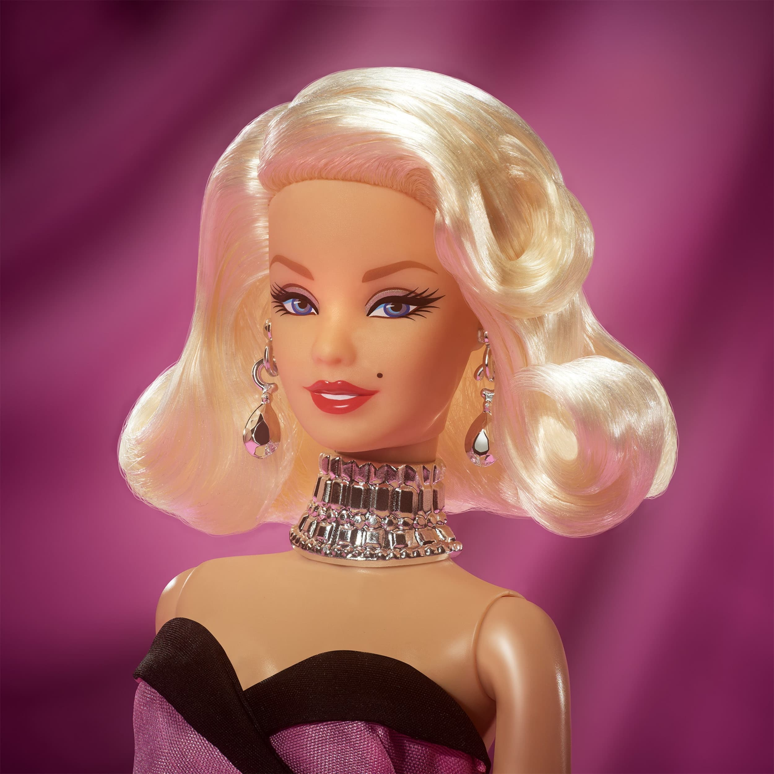 Barbie Signature Series Marilyn Monroe Doll Gallery Image 4