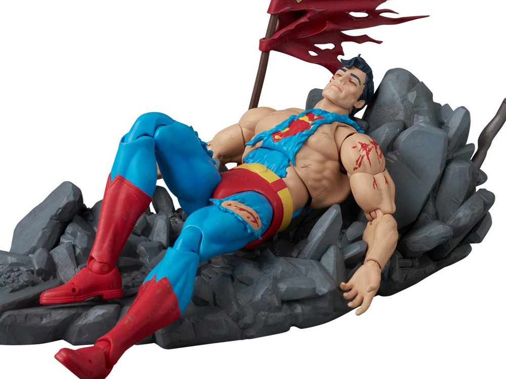 Death of Superman MAFEX No.324 Superman (Battle Damaged Ver.) Action Figure Gallery Image 1