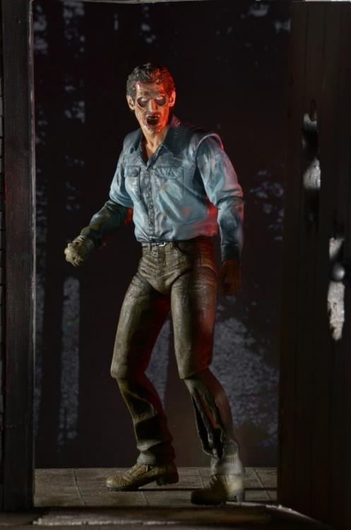 Evil Dead 2 Ultimate Ash Figure Gallery Image 9
