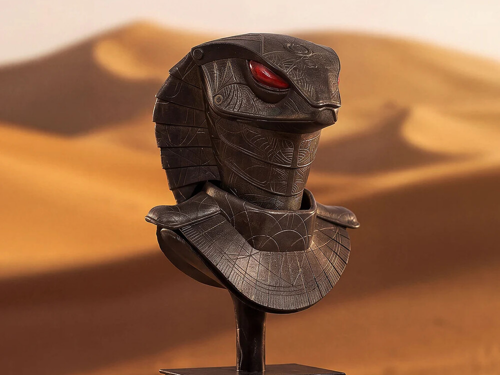 Stargate Desktop Replicas Serpent Guard Helmet Replica Gallery Image 1
