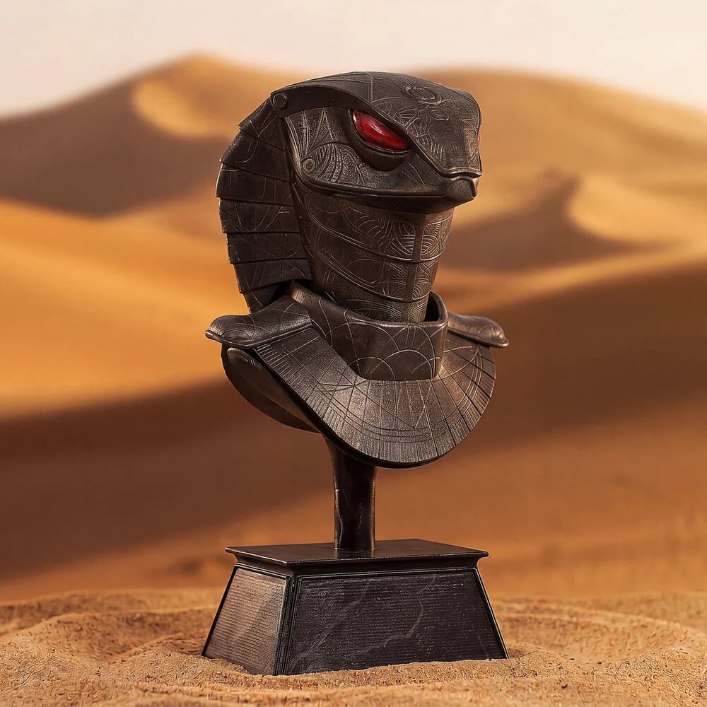 Stargate Desktop Replicas Serpent Guard Helmet Replica Gallery Image 3