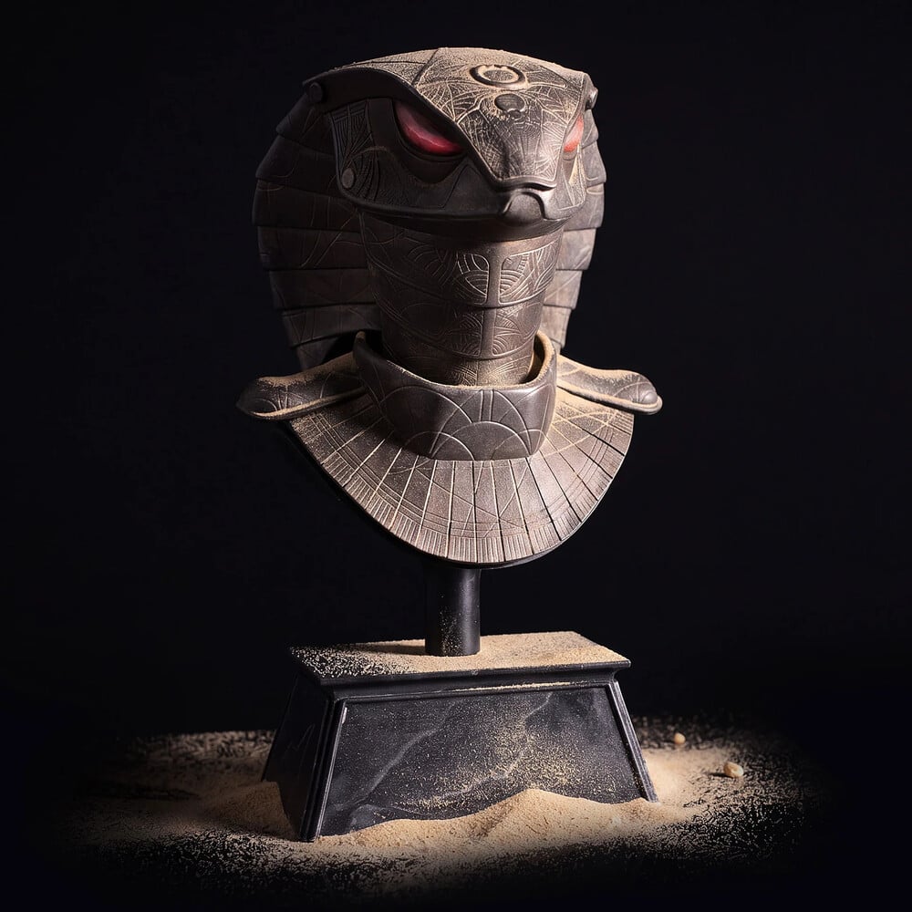 Stargate Desktop Replicas Serpent Guard Helmet Replica Gallery Image 4