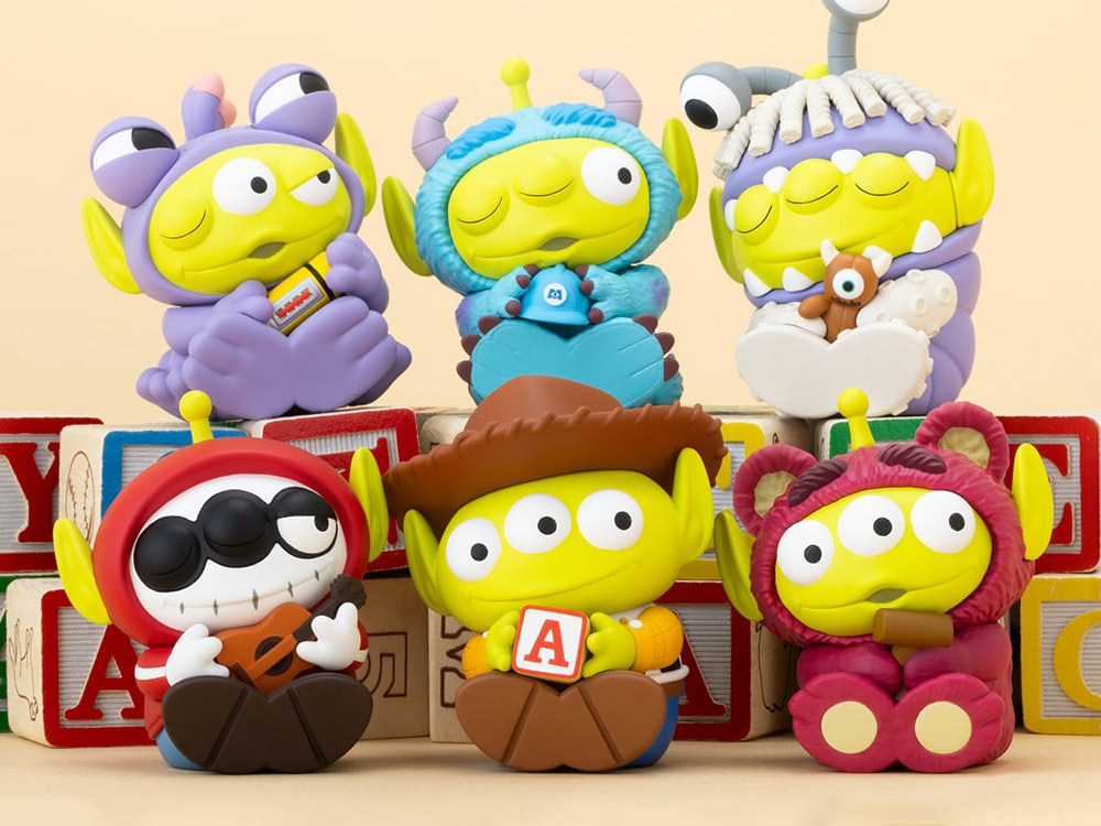 Disney Pixar Perihapi! Katazun Hug Aliens Box of 8 Random Figures Gallery Image 1