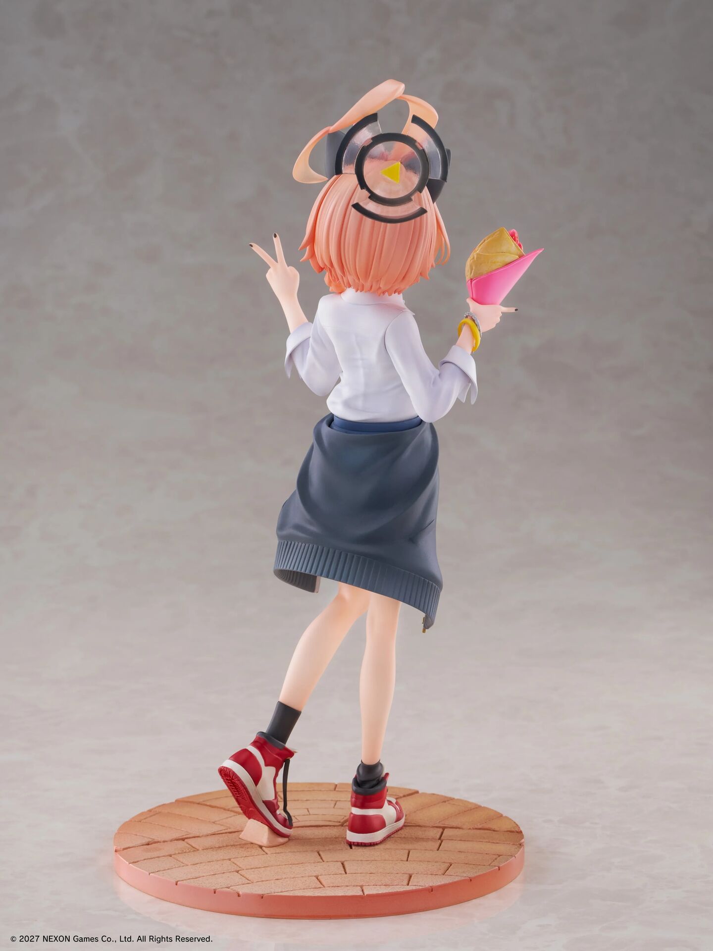 Blue Archive Neru (School: Memorial Lobby Ver.) 1/7 Scale Figure Gallery Image 10