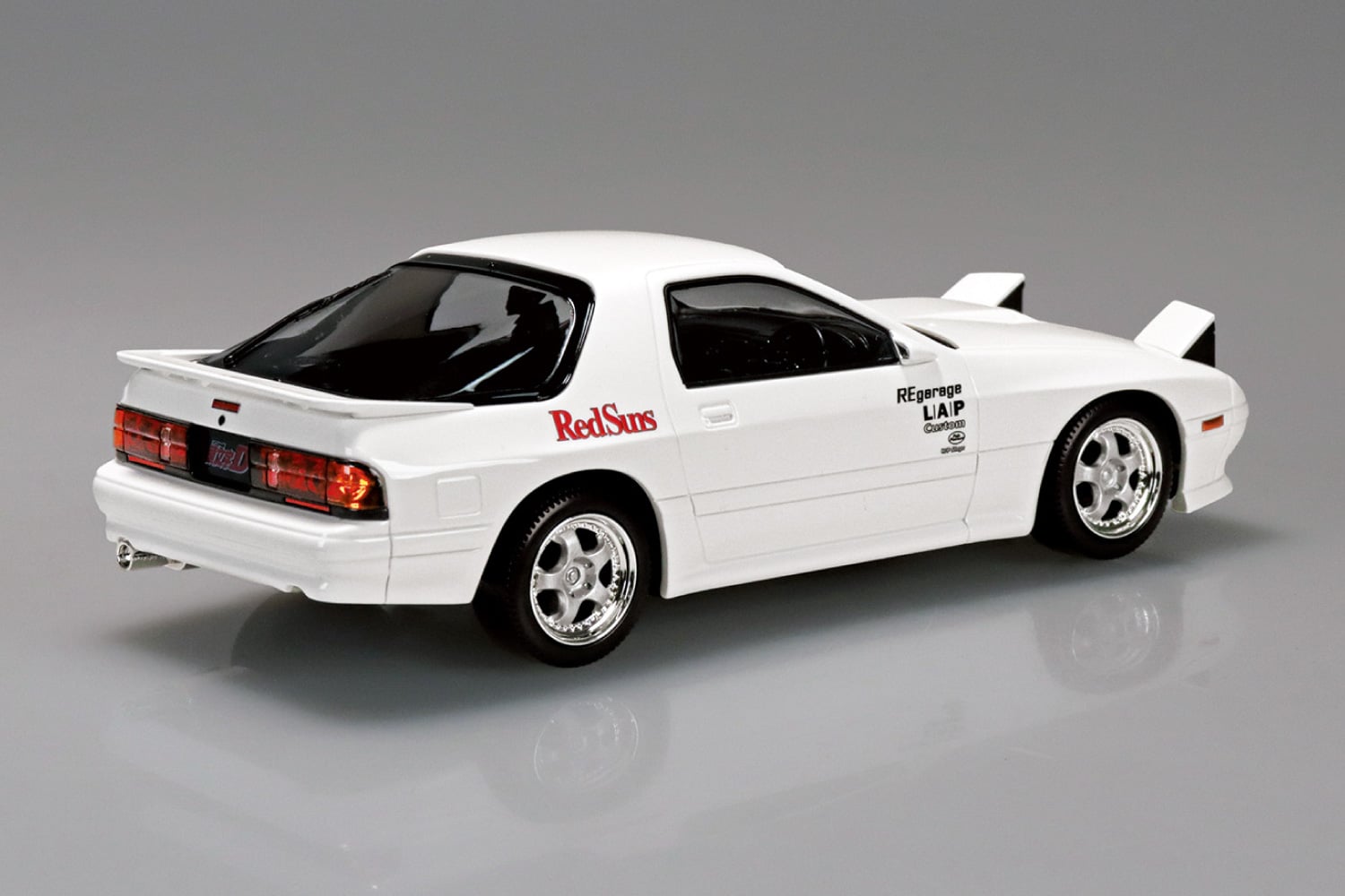Initial D Snap Kit #CM-3 Ryosuke's FC 1/32 Scale Model Kit Gallery Image 5