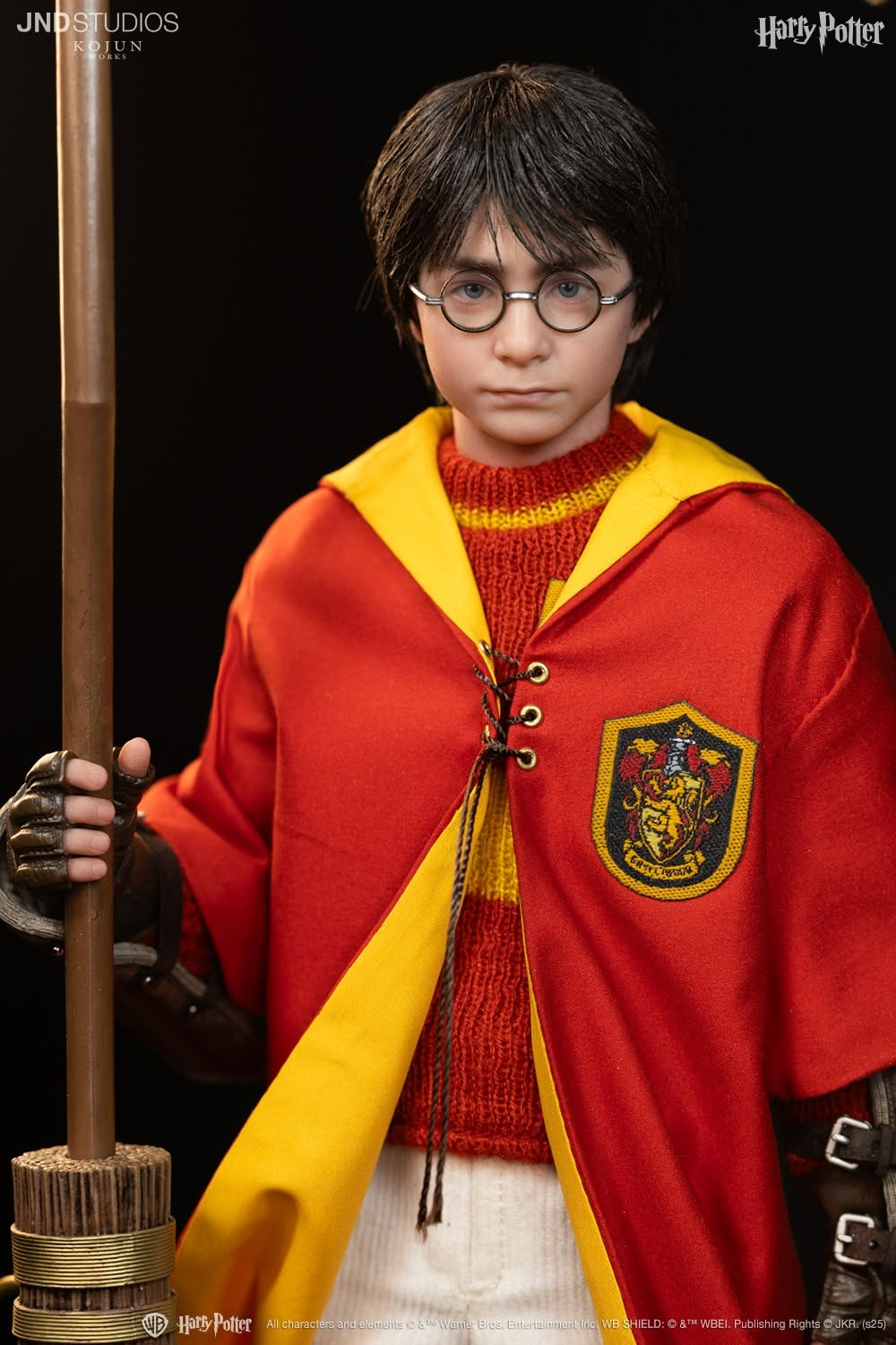 Harry Potter and the Sorcerer's Stone Harry Potter (Quidditch Type A Ver.) 1/6 Scale Action Figure Gallery Image 18