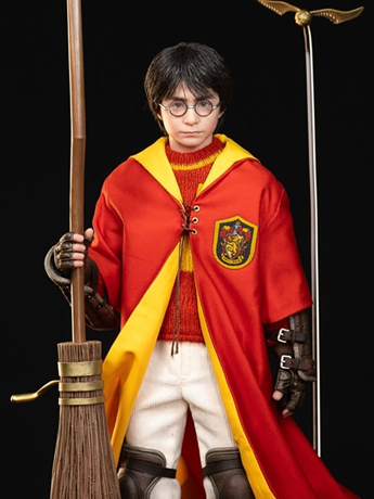 Image of Harry Potter and the Sorcerer's Stone Harry Potter (Quidditch Type A Ver.) 1/6 Scale Action Figure