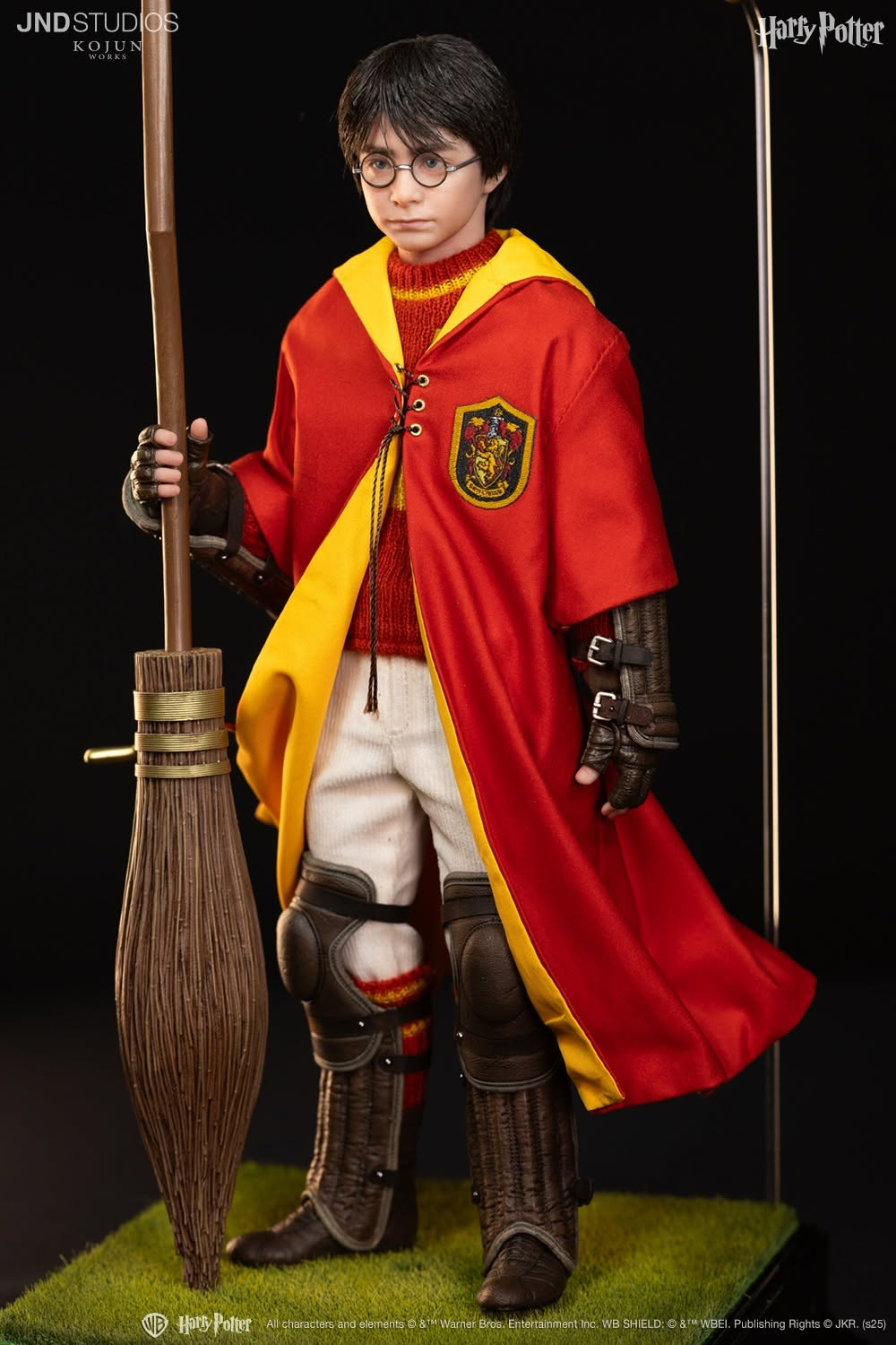 Harry Potter and the Sorcerer's Stone Harry Potter (Quidditch Type A Ver.) 1/6 Scale Action Figure Gallery Image 9