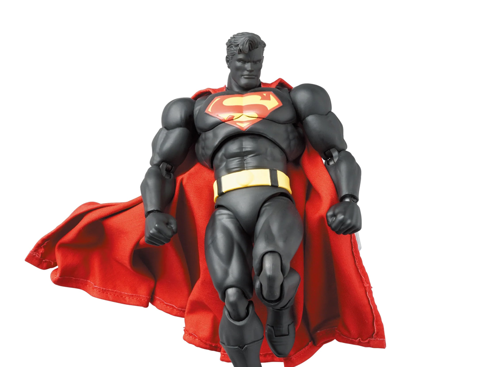 The Dark Knight Returns MAFEX No.189 Superman (The Dark Knight Falls Ver.) Action Figure Gallery Image 1