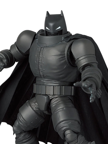 The Dark Knight Returns MAFEX No.193 Batman (The Dark Knight Falls Ver.) Action Figure Gallery Image 2