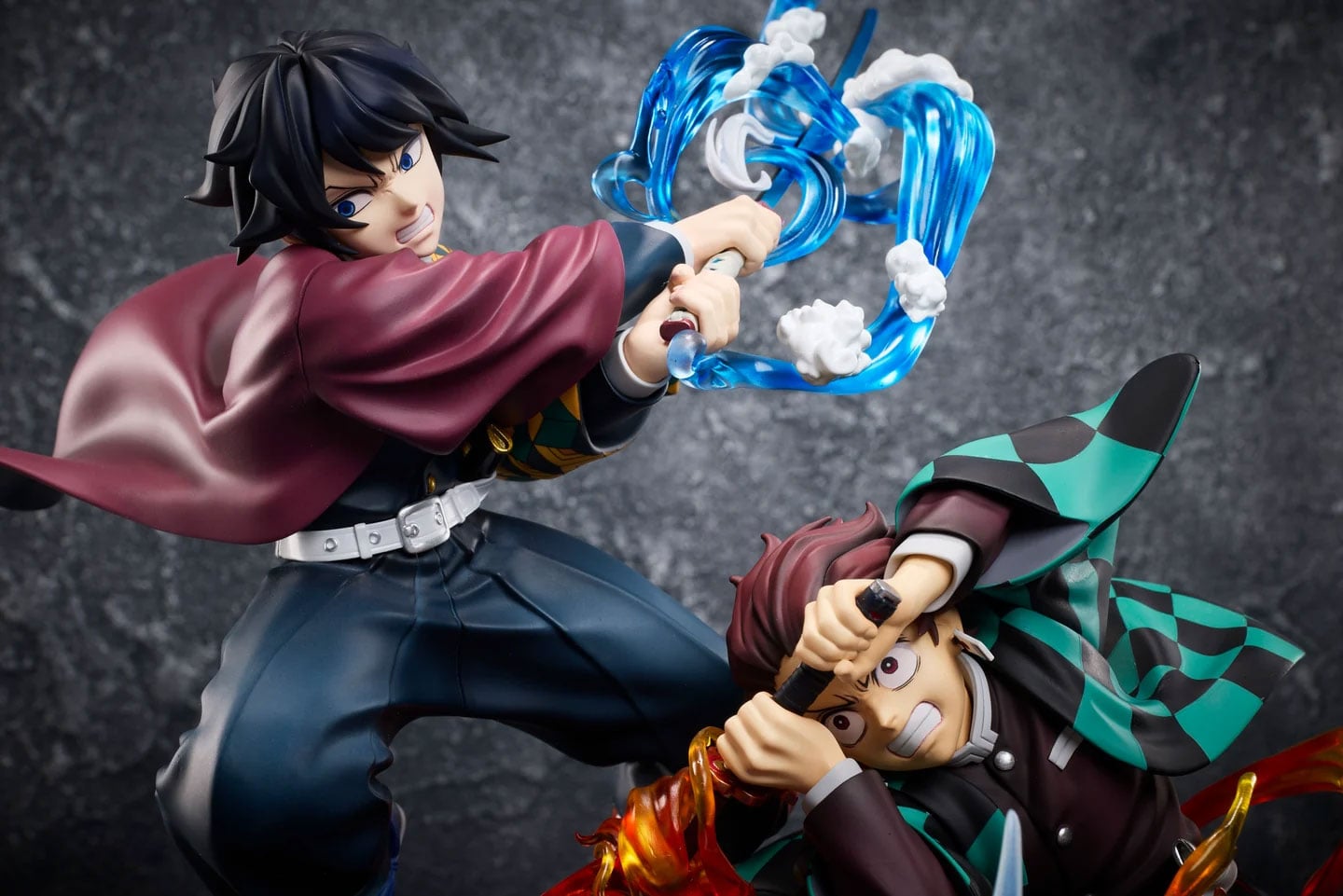 Demon Slayer: Kimetsu no Yaiba Tanjiro Kamado, Giyu Tomioka & Akaza Figure Gallery Image 9