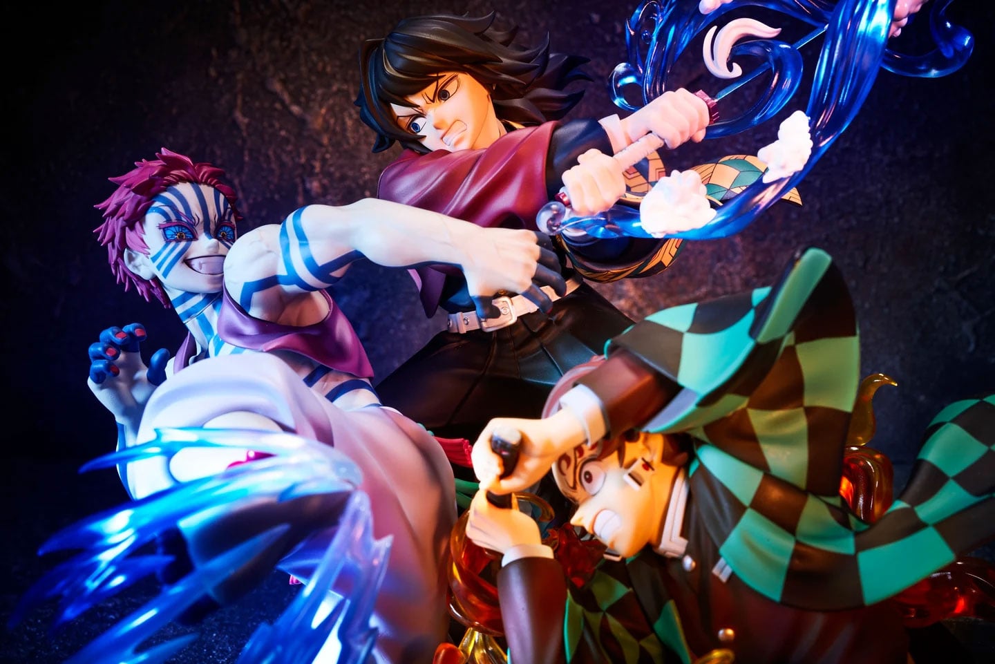 Demon Slayer: Kimetsu no Yaiba Tanjiro Kamado, Giyu Tomioka & Akaza Figure Gallery Image 11