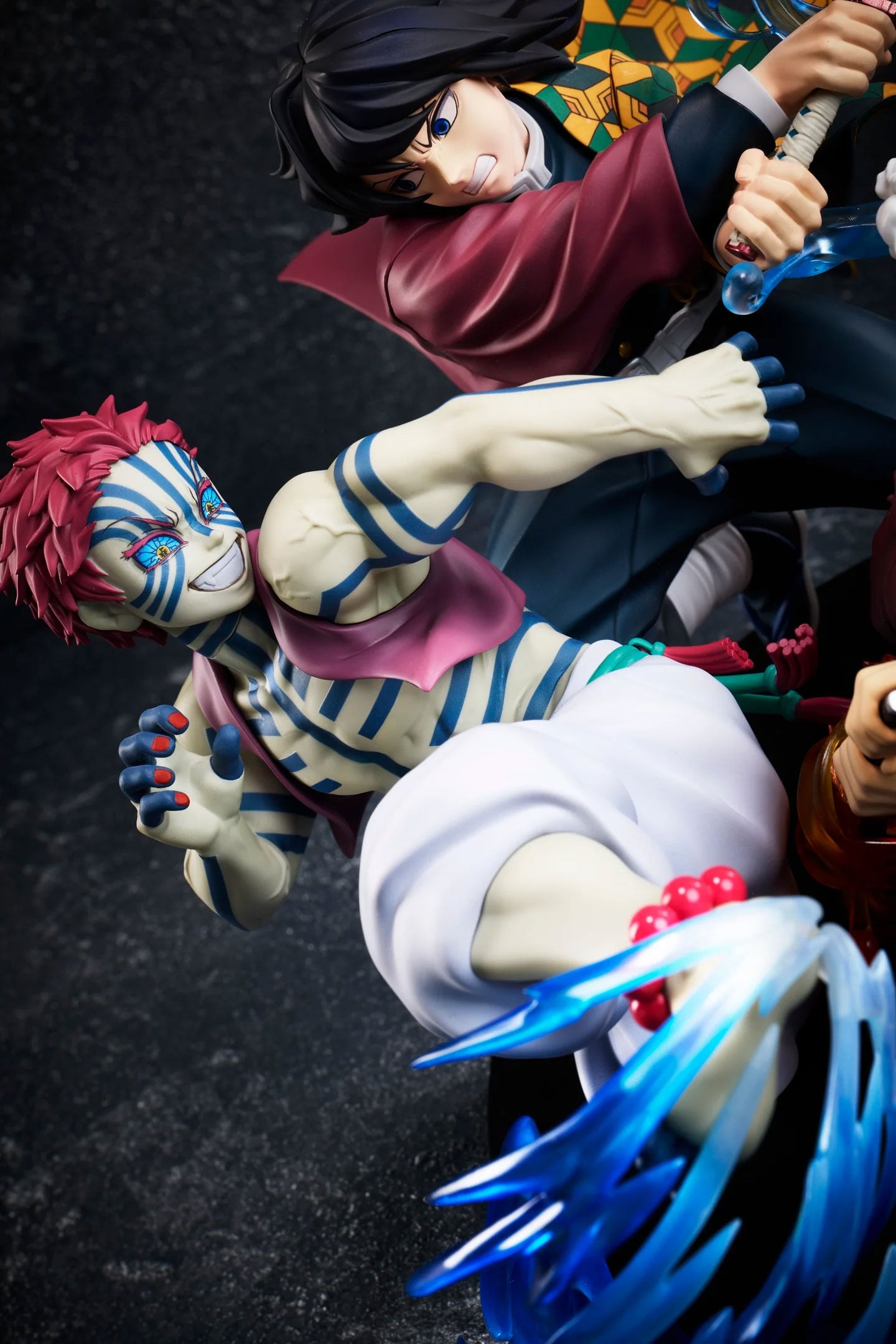 Demon Slayer: Kimetsu no Yaiba Tanjiro Kamado, Giyu Tomioka & Akaza Figure Gallery Image 7