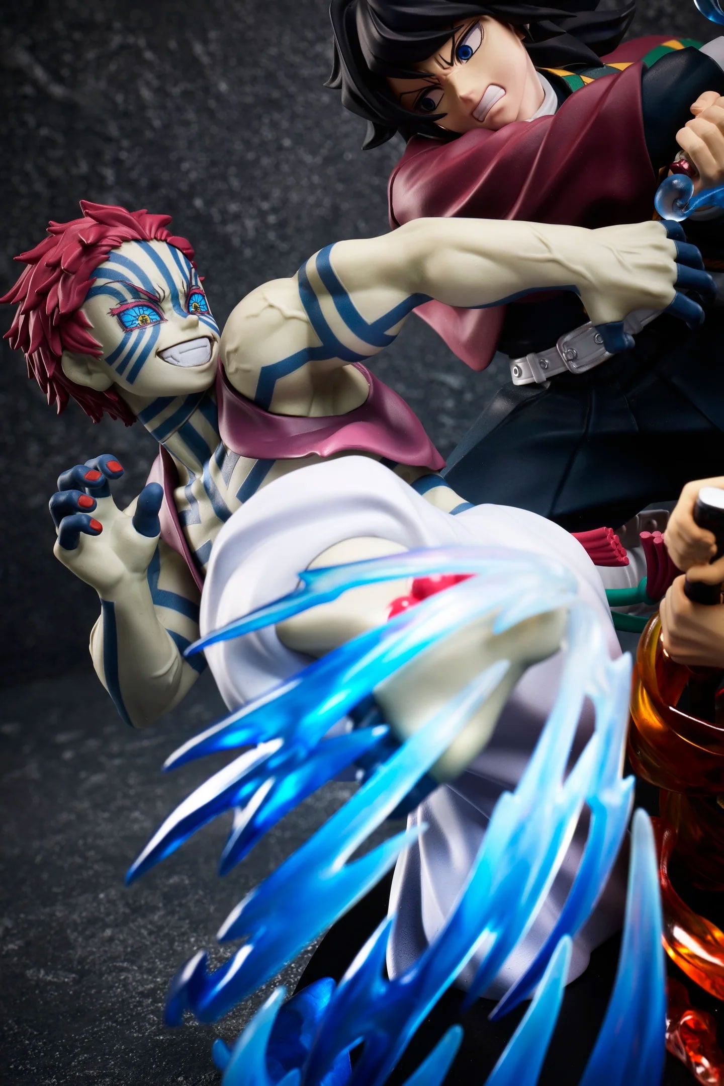 Demon Slayer: Kimetsu no Yaiba Tanjiro Kamado, Giyu Tomioka & Akaza Figure Gallery Image 8