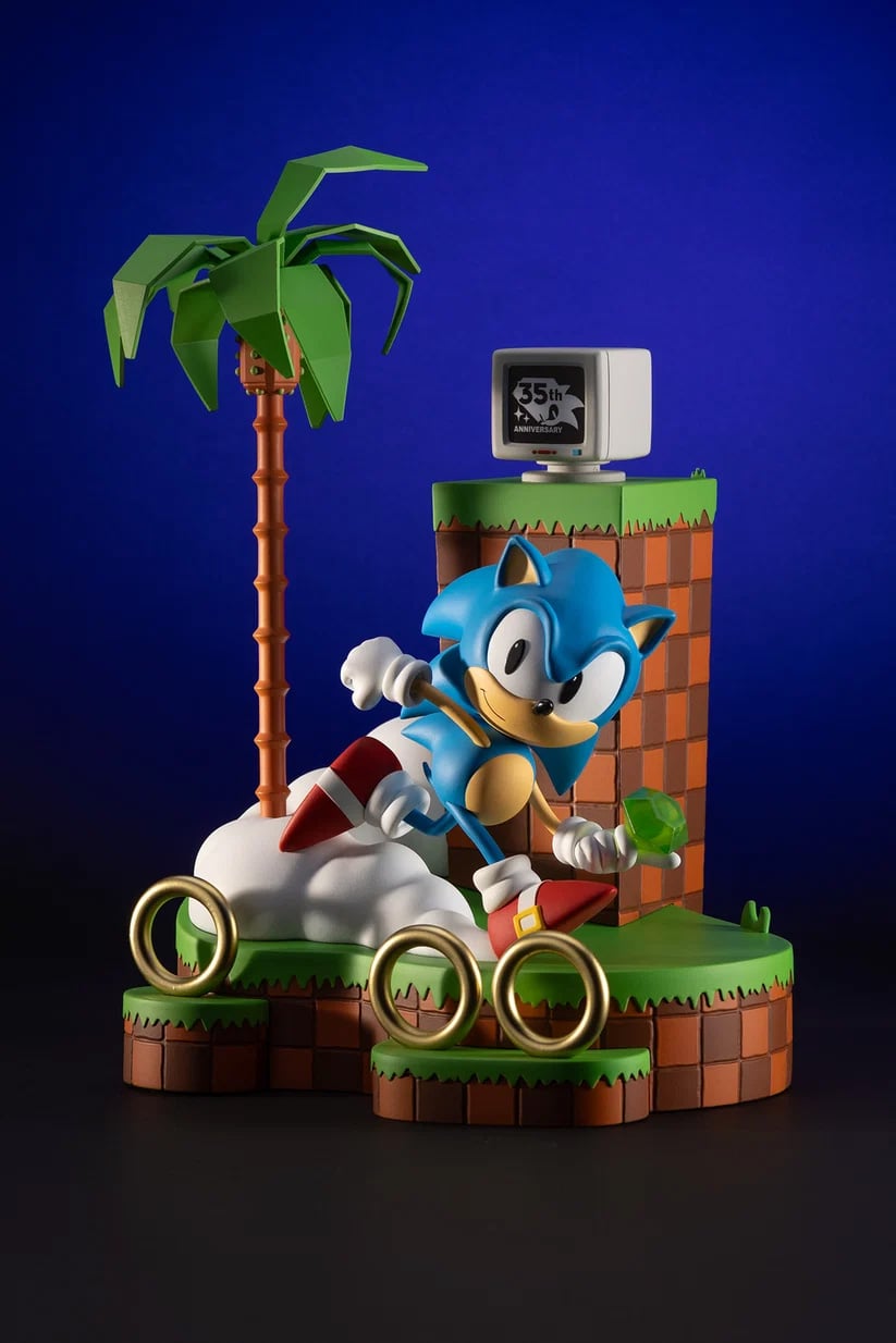 Sonic the Hedgehog 35th Anniversary Green Hill Zone Statue Gallery Image 3