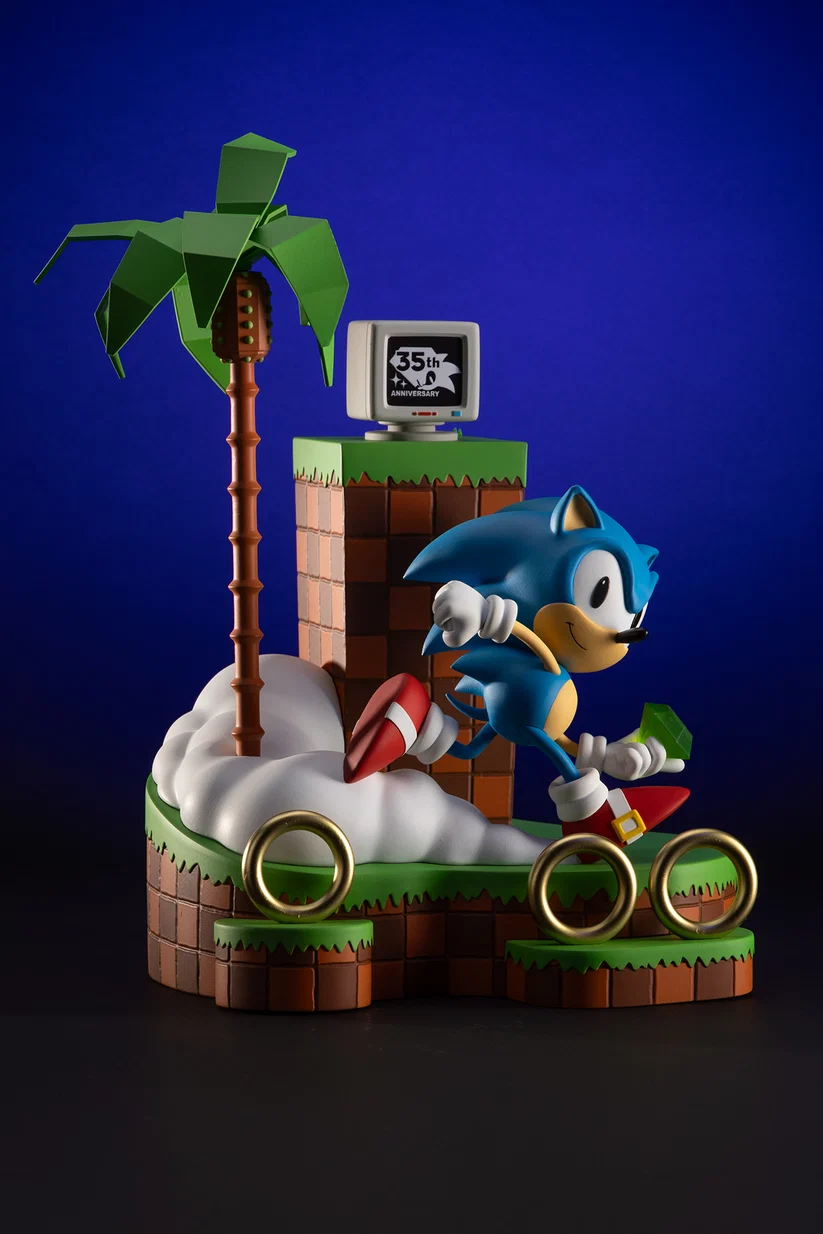 Sonic the Hedgehog 35th Anniversary Green Hill Zone Statue Gallery Image 4