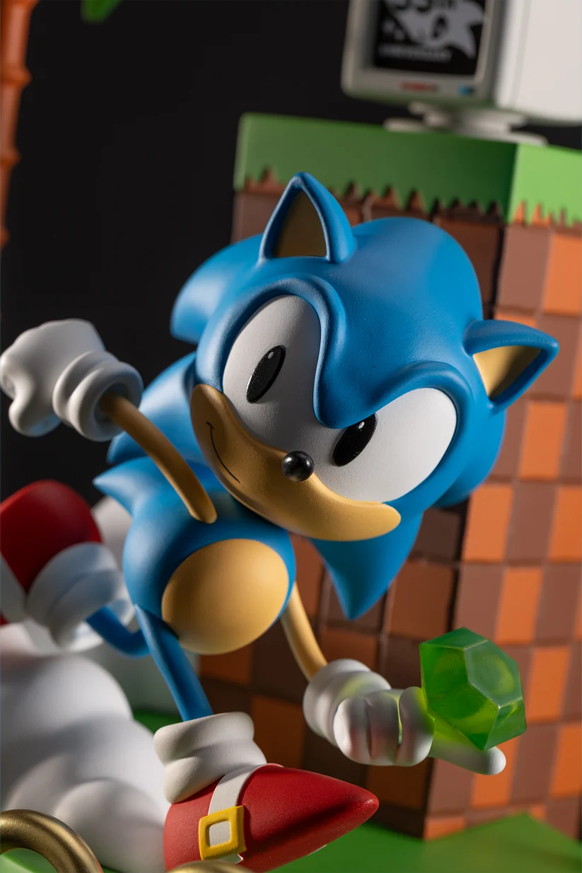 Sonic the Hedgehog 35th Anniversary Green Hill Zone Statue Gallery Image 6