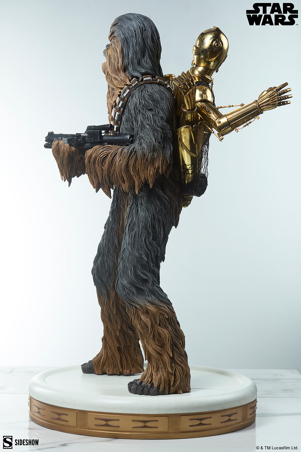 Star Wars Premium Format Chewbacca and C-3PO Statue Gallery Image 10