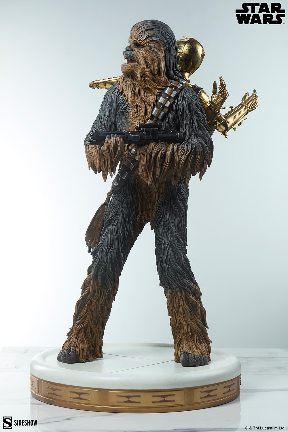 Star Wars Premium Format Chewbacca and C-3PO Statue Gallery Image 9