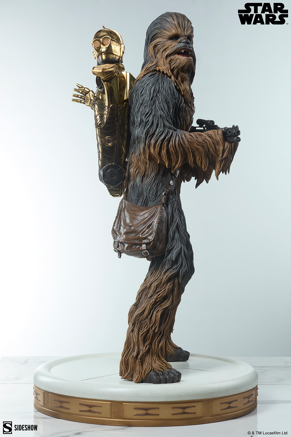 Star Wars Premium Format Chewbacca and C-3PO Statue Gallery Image 13