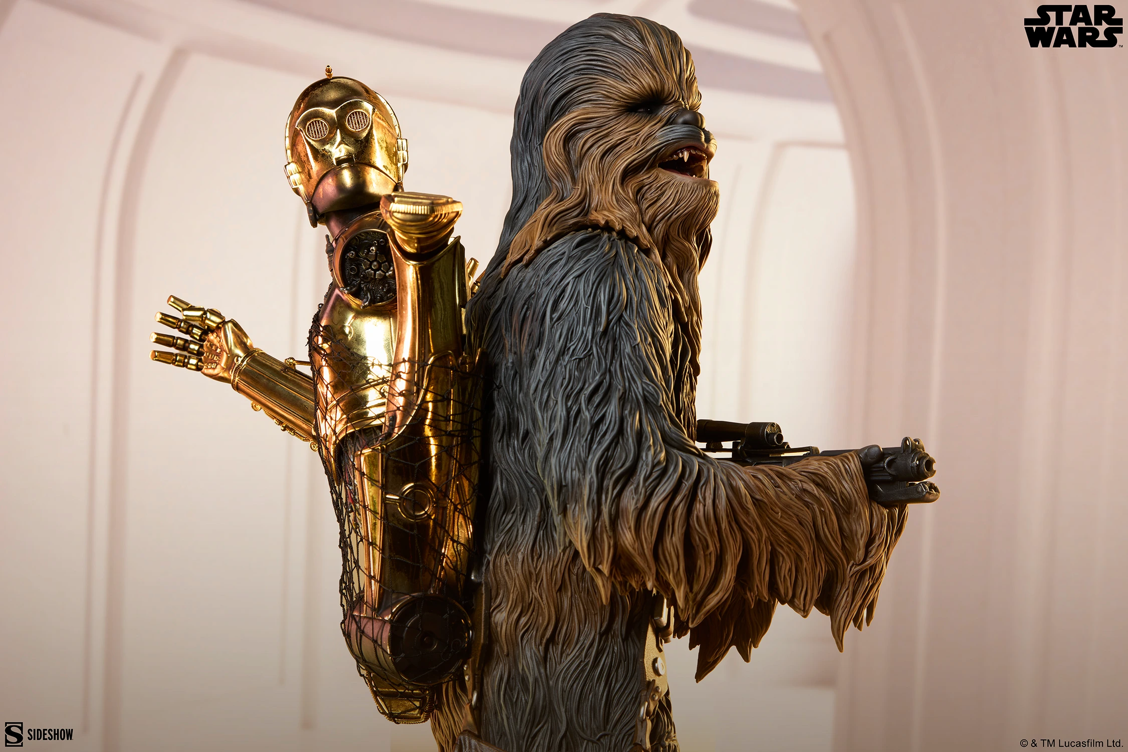 Star Wars Premium Format Chewbacca and C-3PO Statue Gallery Image 6