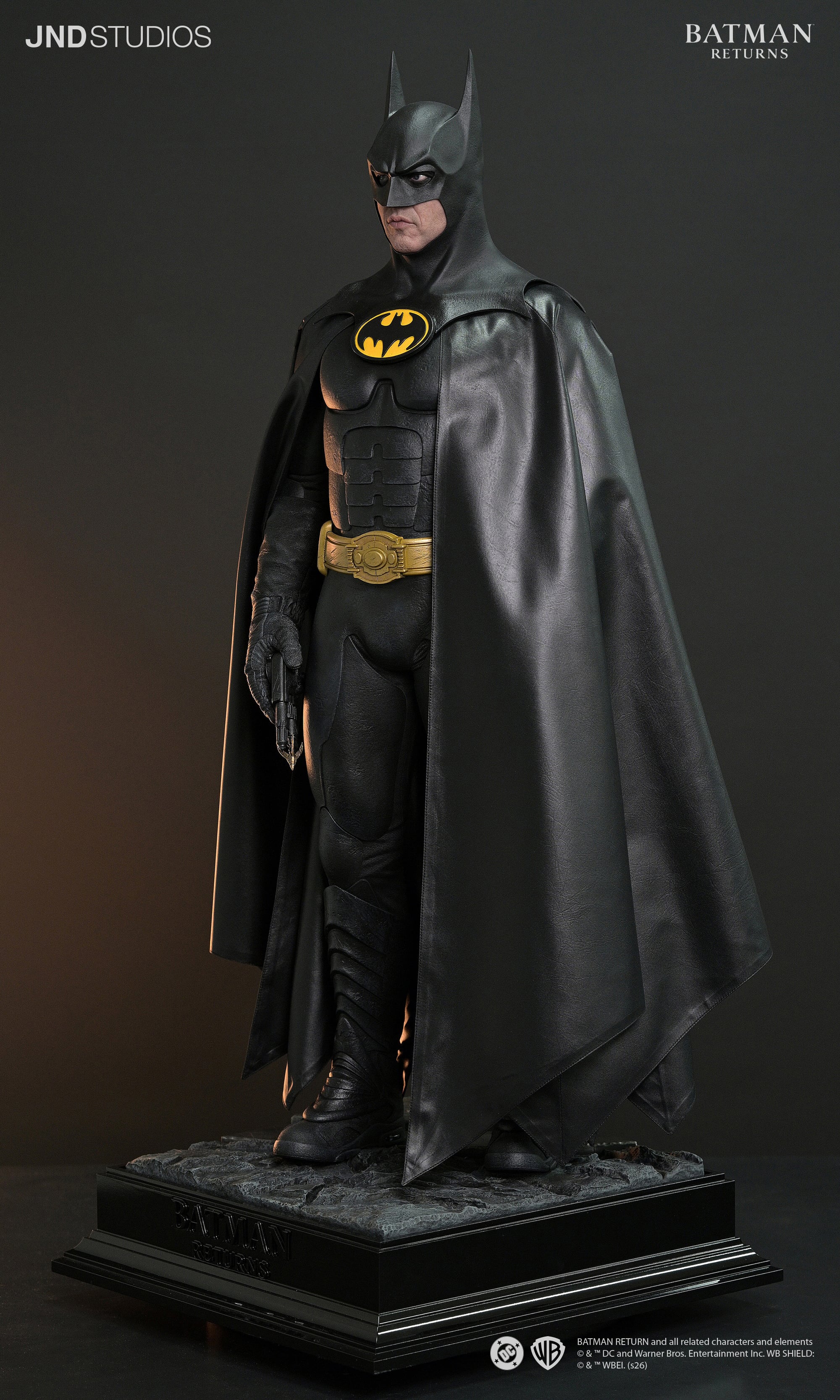 Batman Returns Hyperreal Batman (Dual Ver.) 1/3 Scale Limited Edition Statue Set Gallery Image 6