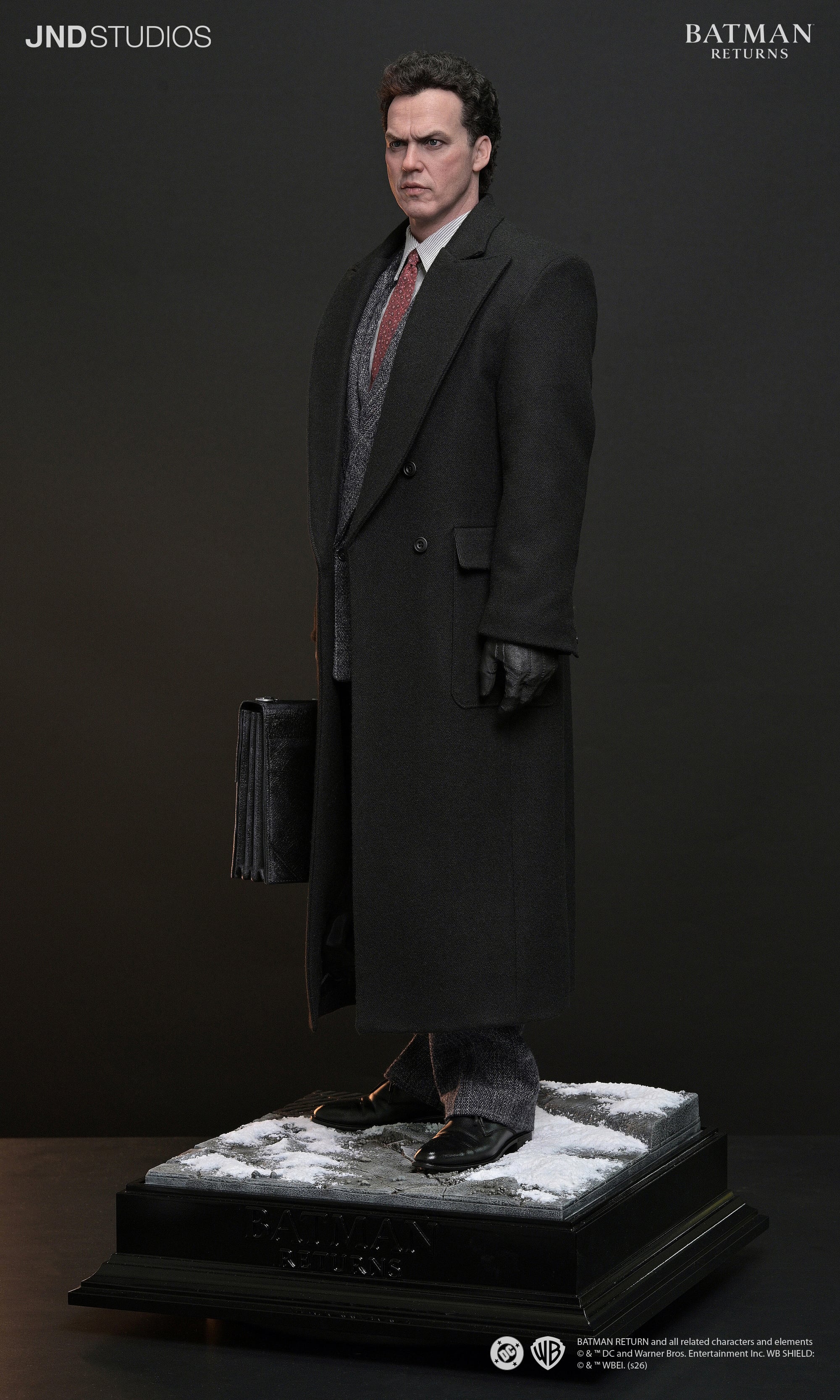 Batman Returns Hyperreal Batman (Dual Ver.) 1/3 Scale Limited Edition Statue Set Gallery Image 15