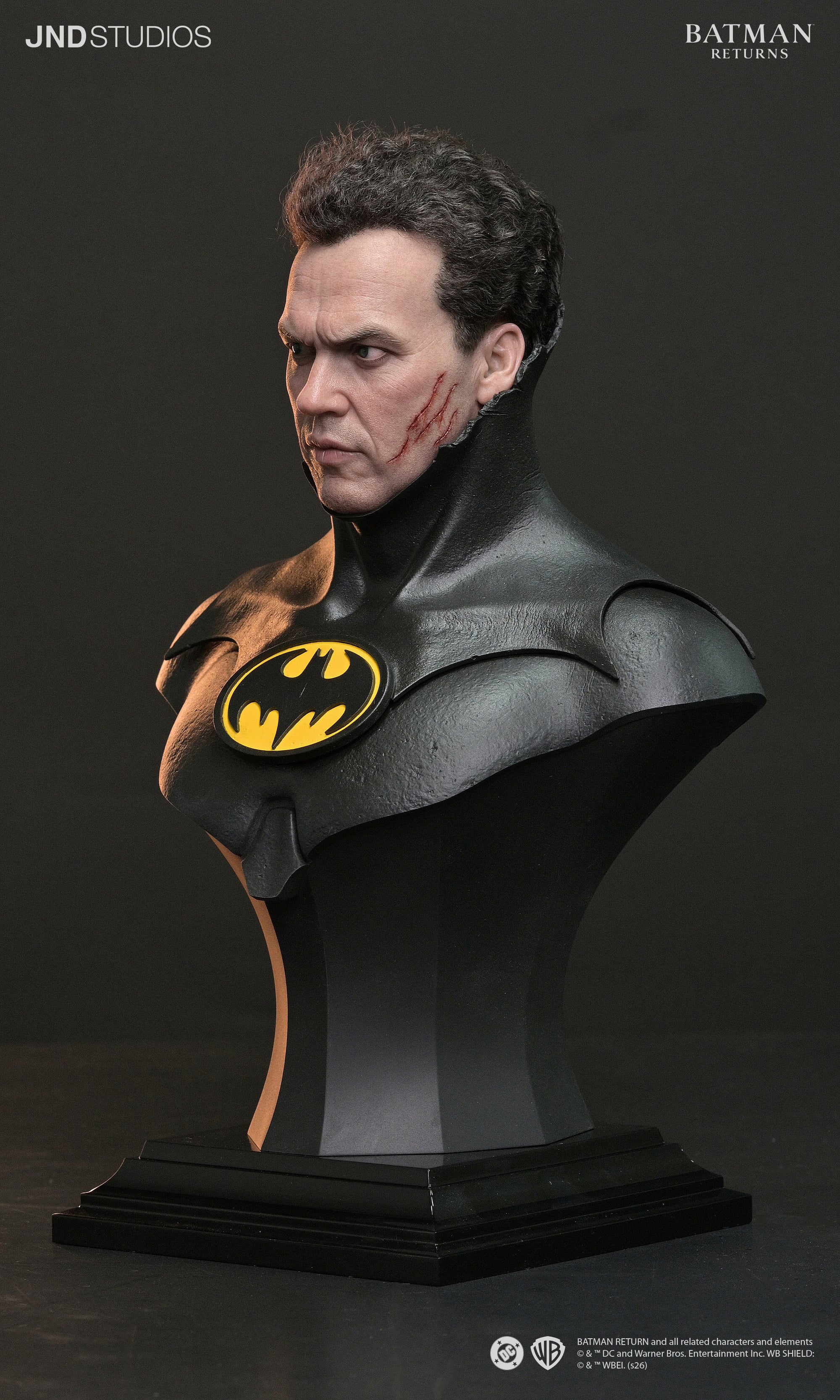 Batman Returns Hyperreal Batman (Dual Ver.) 1/3 Scale Limited Edition Statue and Bust Set Gallery Image 38